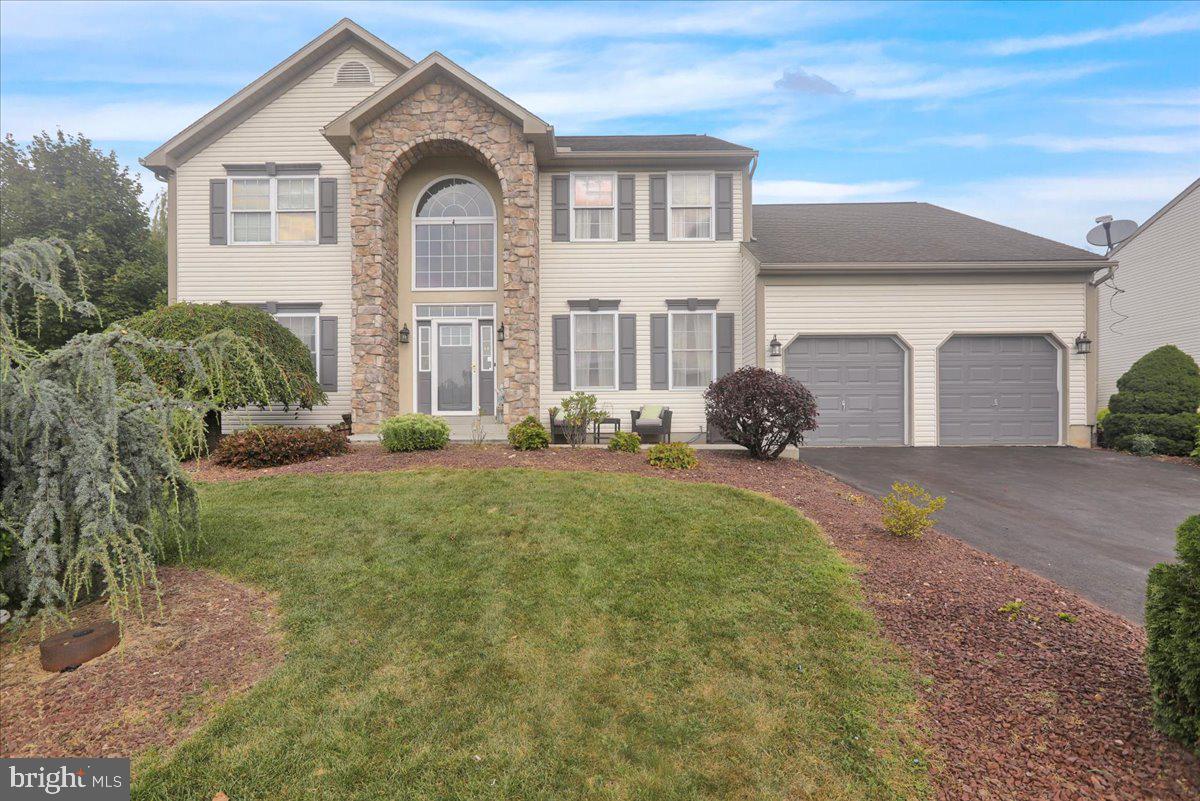 59 VERSAILLES COURT