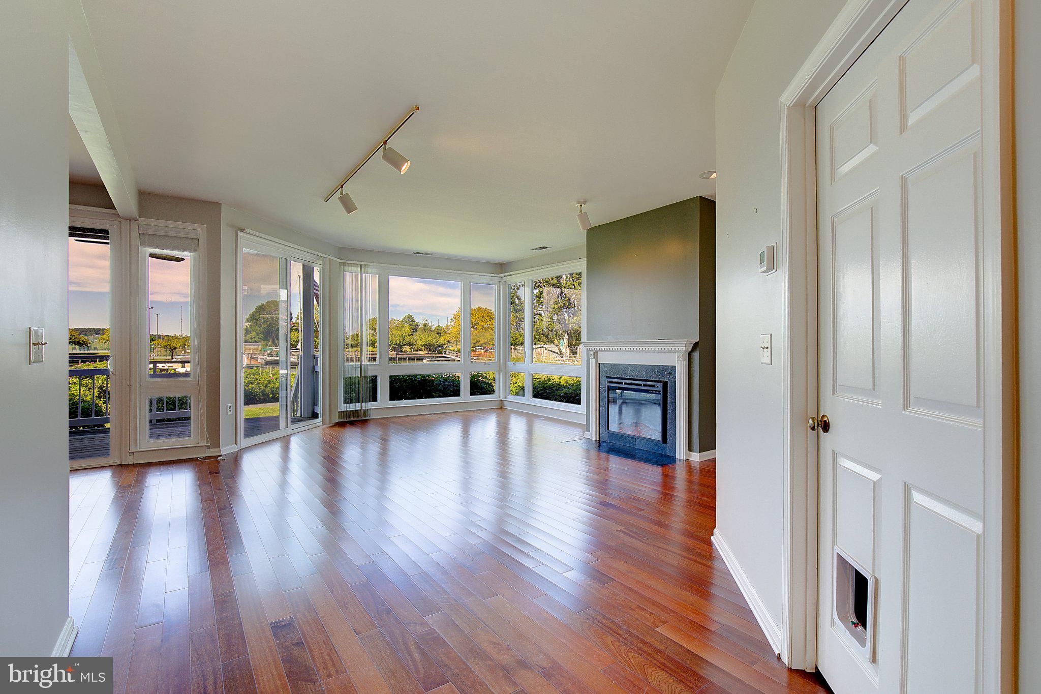114 OYSTER COVE DRIVE 1C