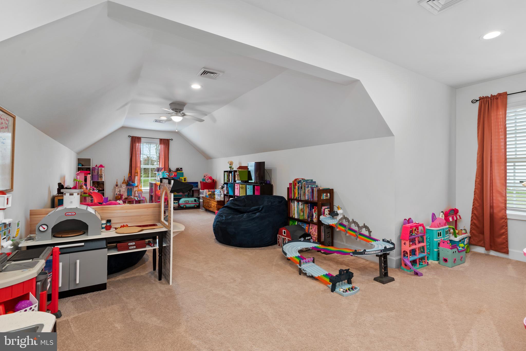 CHELSEY FALLS - Residential