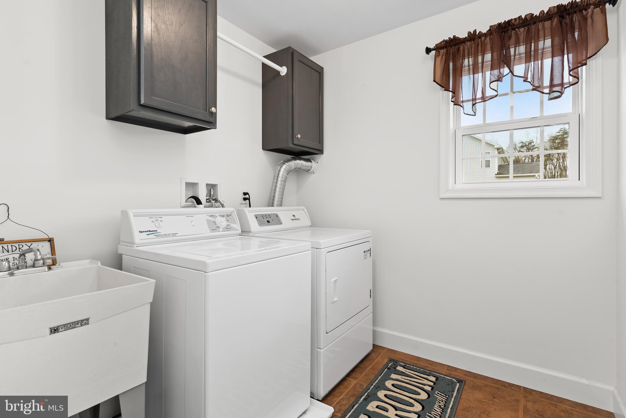 CHELSEY FALLS - Residential