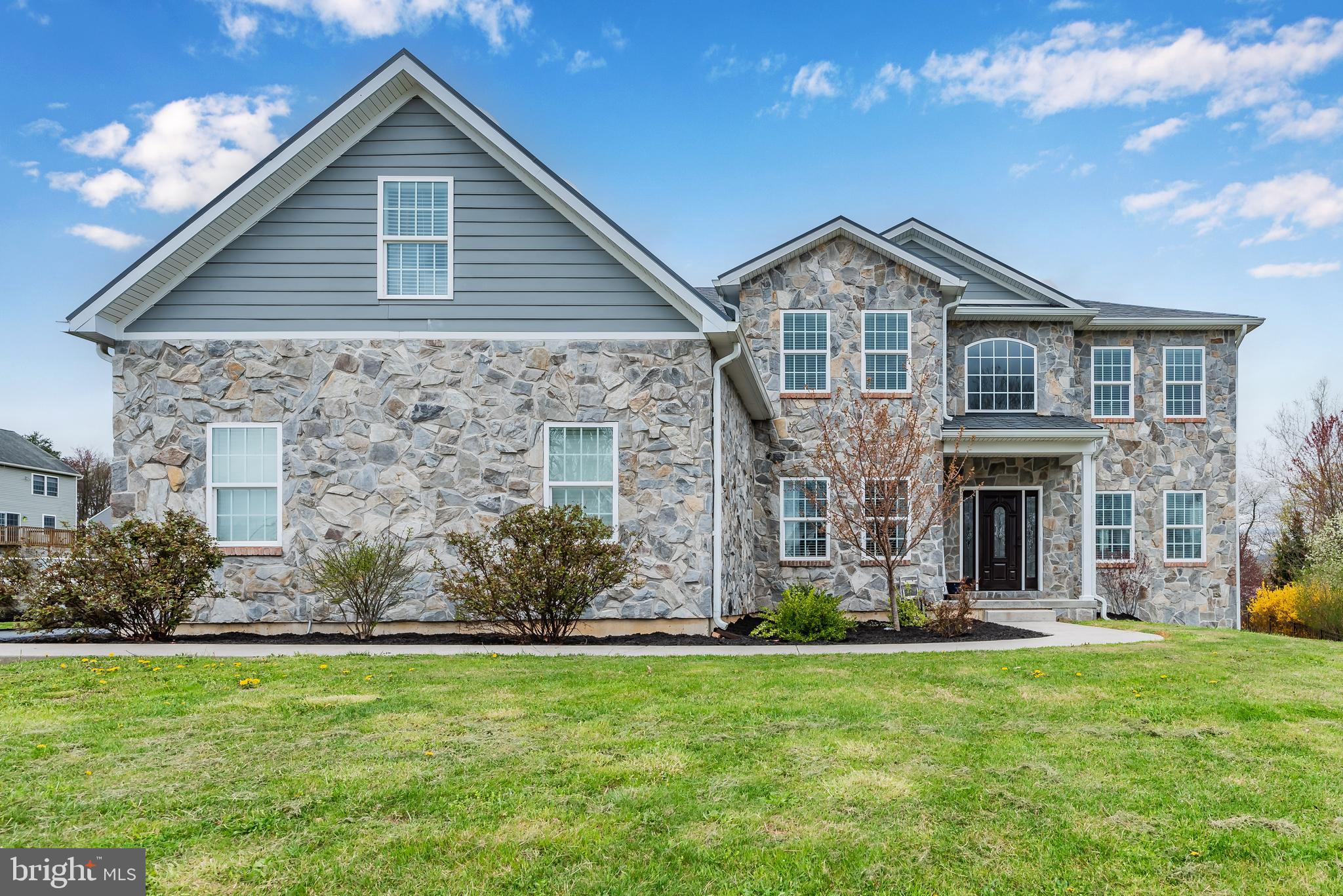 CHELSEY FALLS - Residential