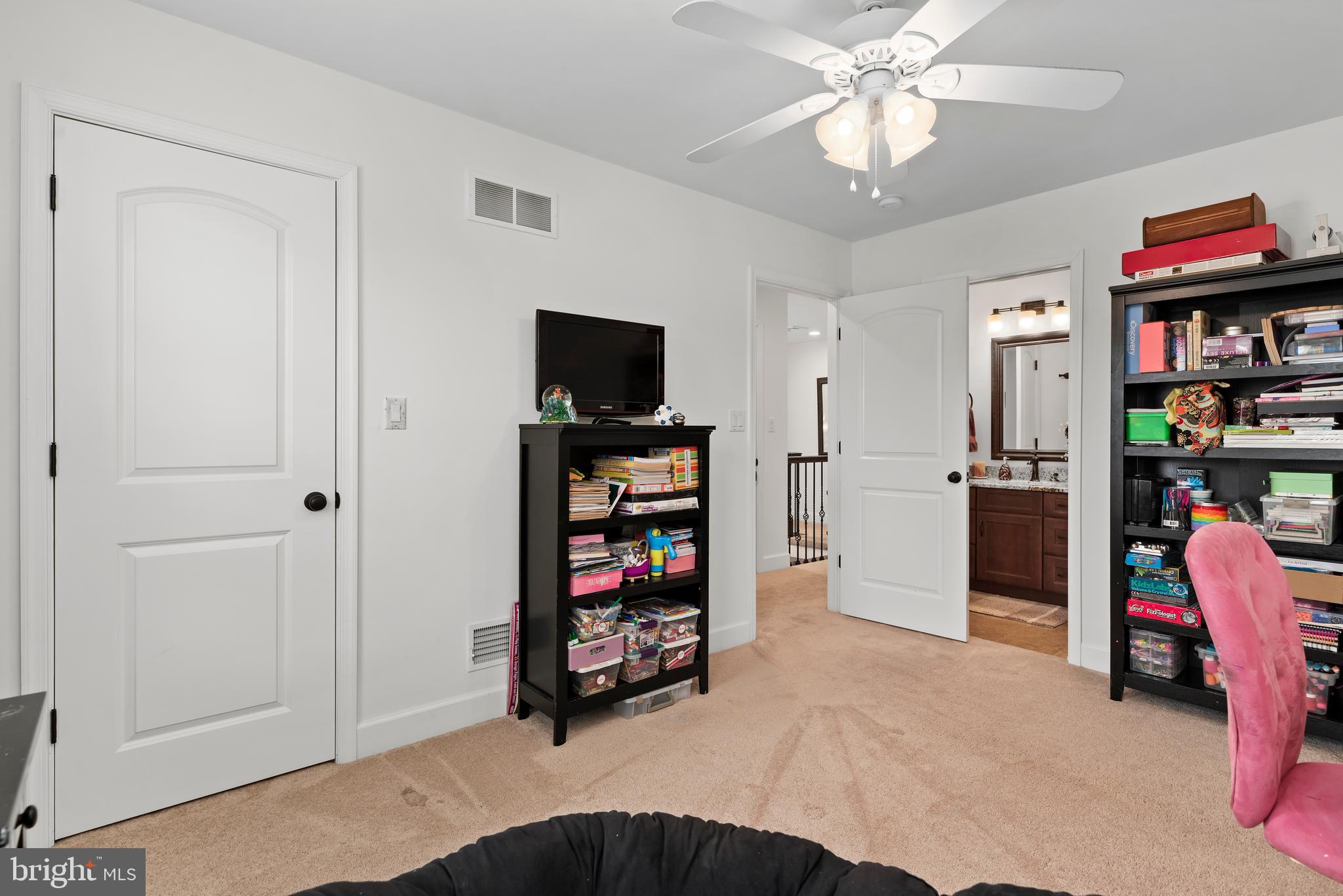 CHELSEY FALLS - Residential