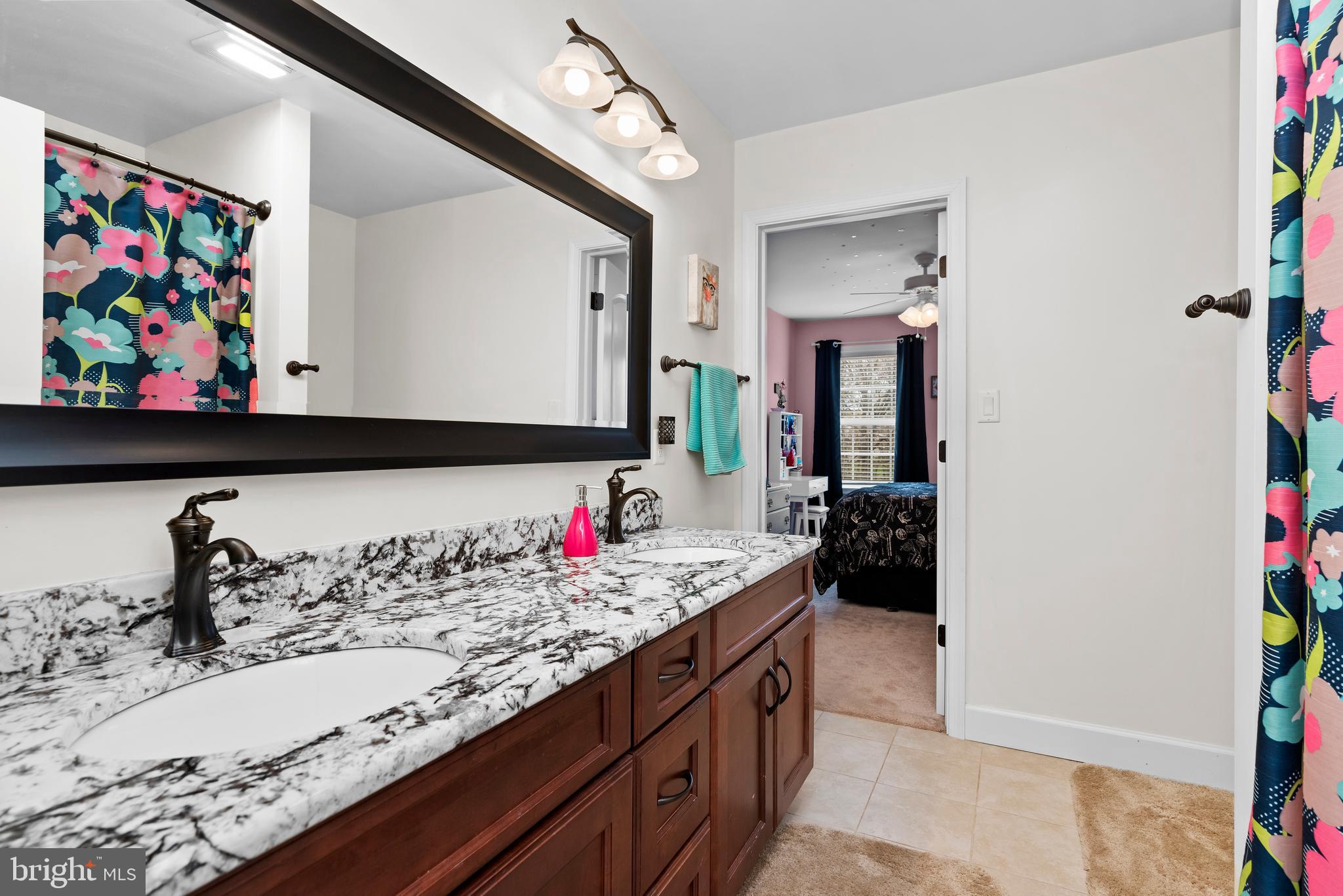 CHELSEY FALLS - Residential