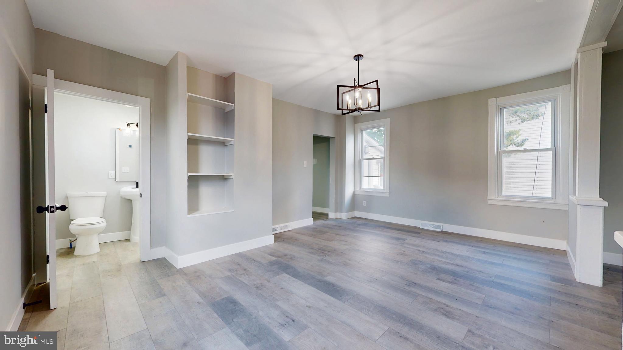 214 W PLEASANT AVENUE