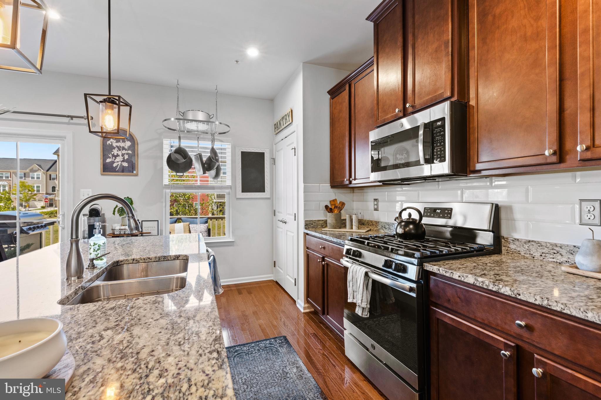 CREEKSIDE VILLAGE AT TANYARD SPRINGS - Residential