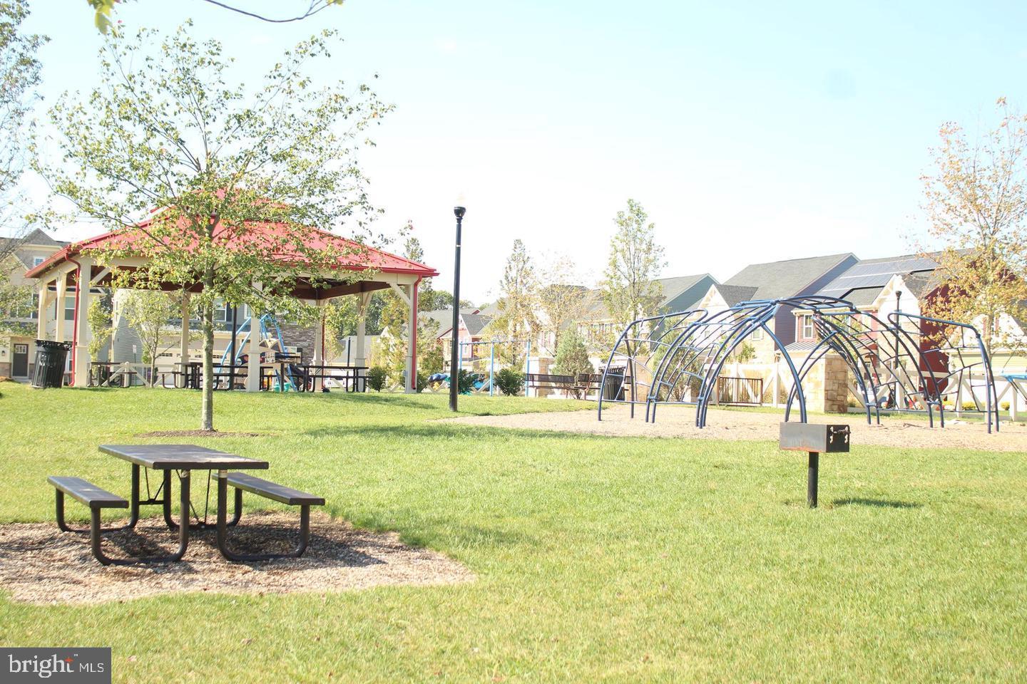 CREEKSIDE VILLAGE AT TANYARD SPRINGS - Residential