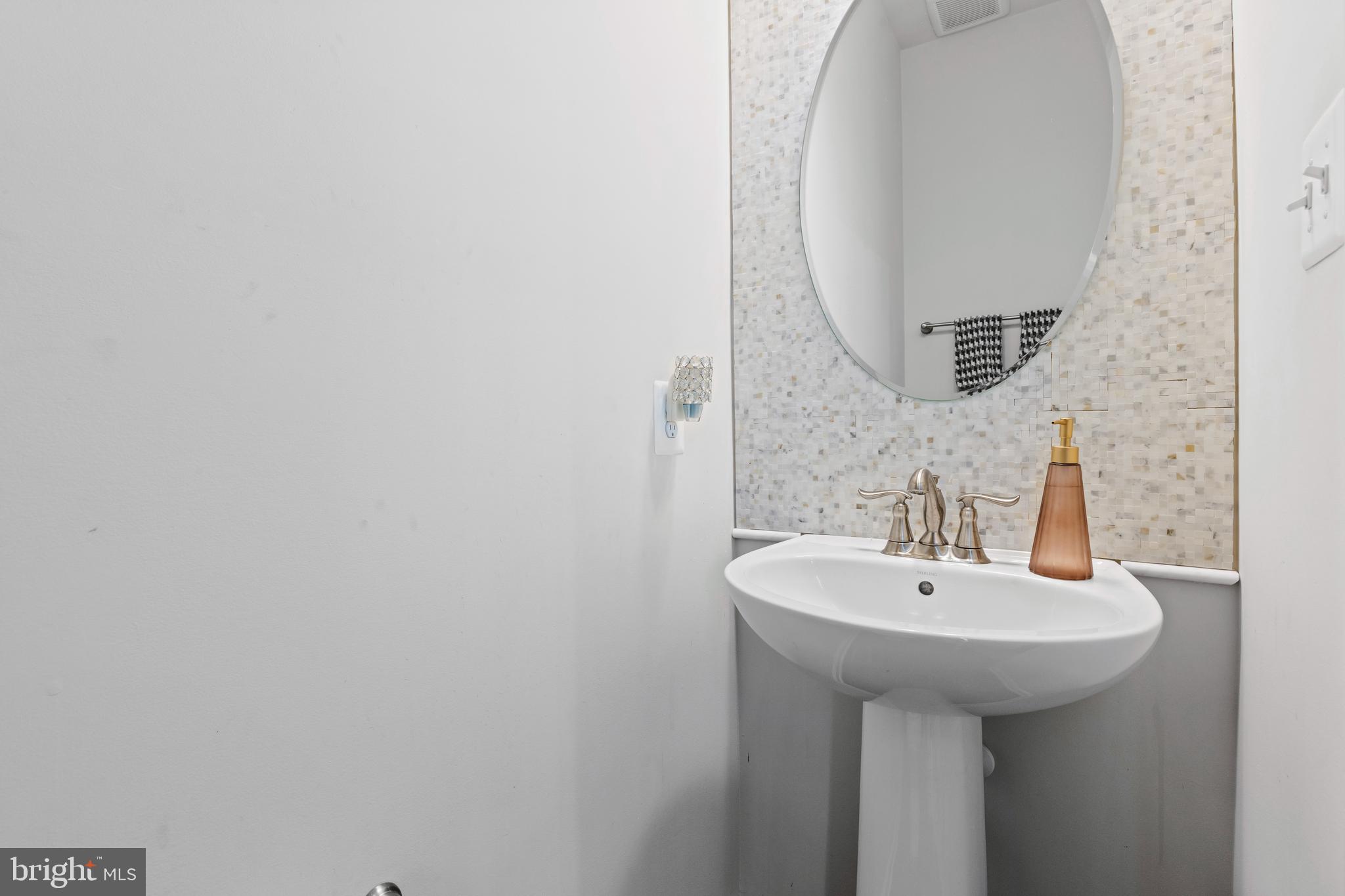 CREEKSIDE VILLAGE AT TANYARD SPRINGS - Residential