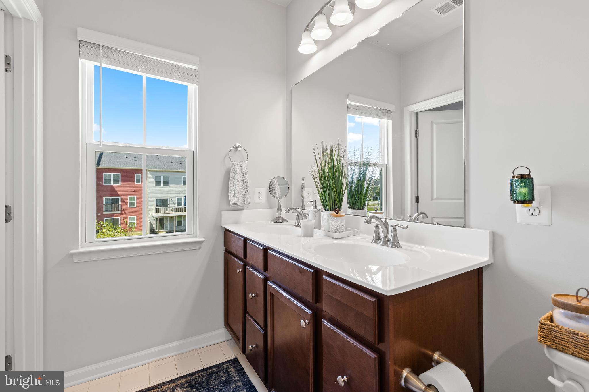 CREEKSIDE VILLAGE AT TANYARD SPRINGS - Residential