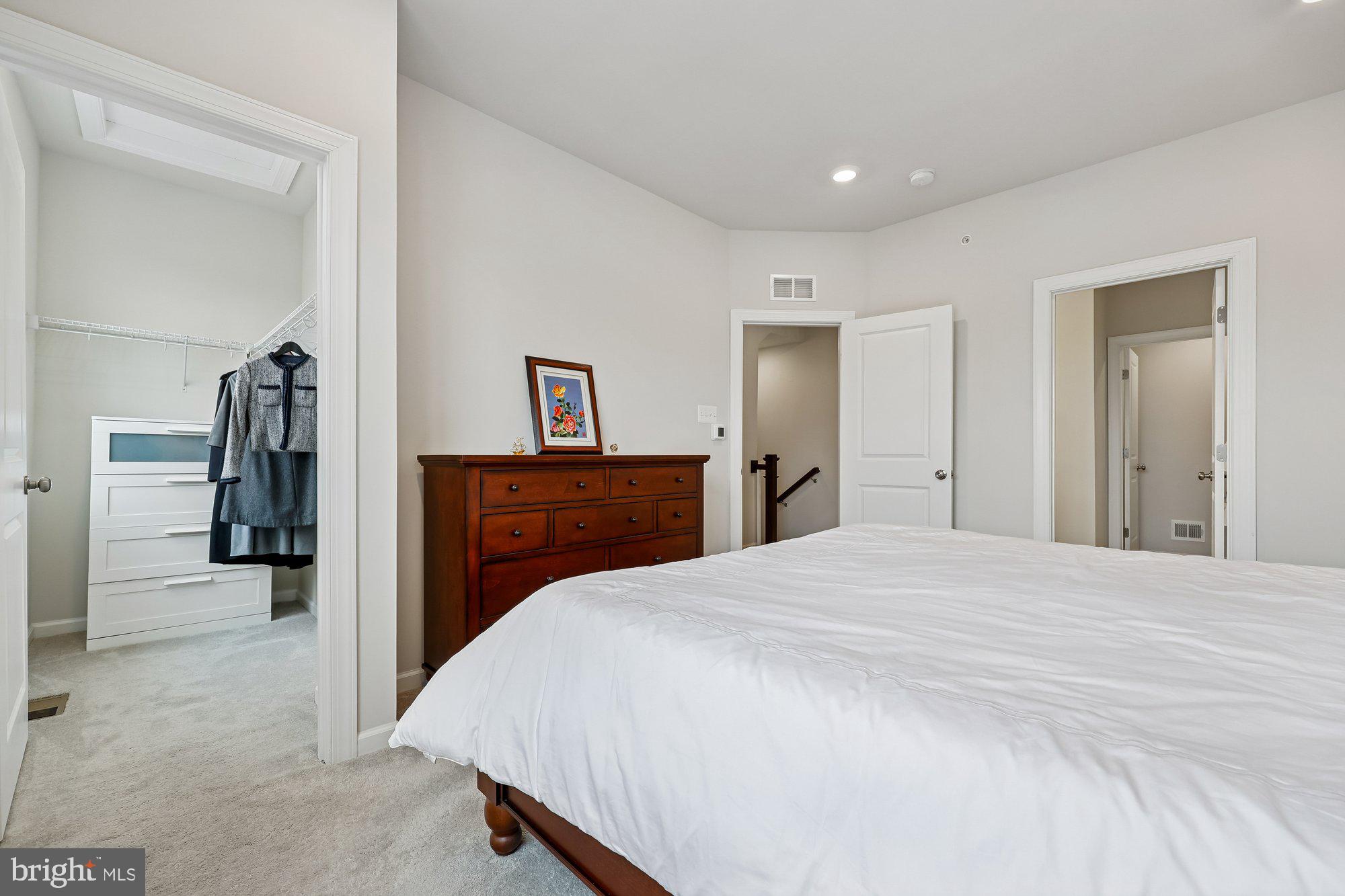 THE CHASE AT QUINCE ORCHARD - Residential