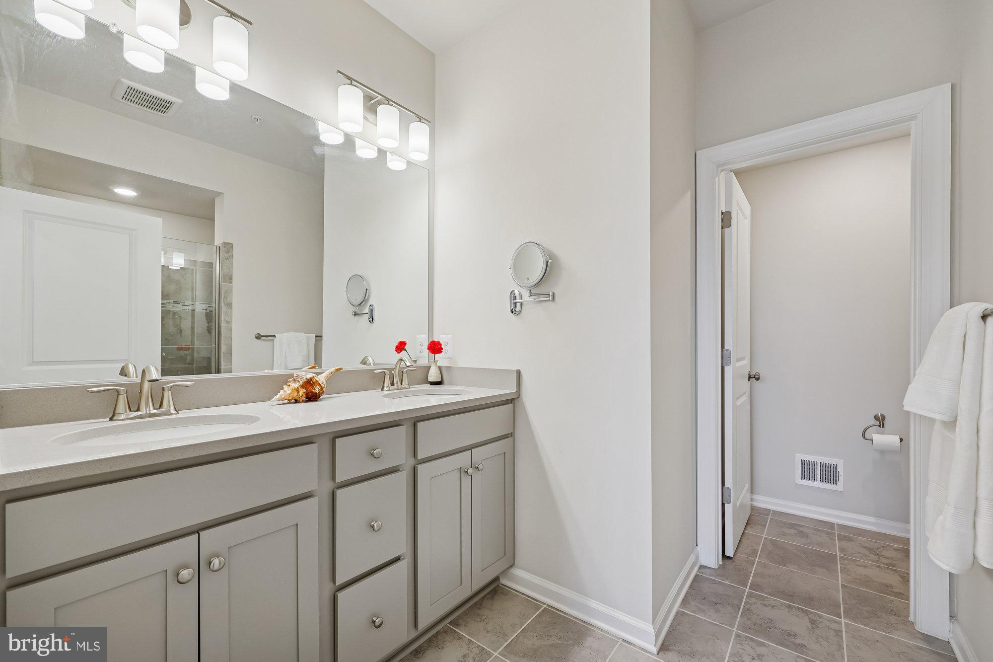 THE CHASE AT QUINCE ORCHARD - Residential