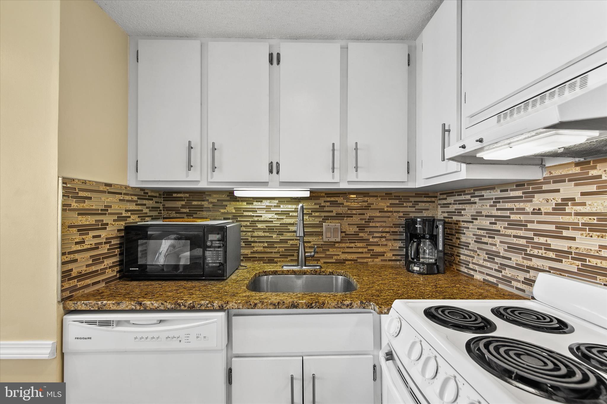 10900 COASTAL HIGHWAY 1210