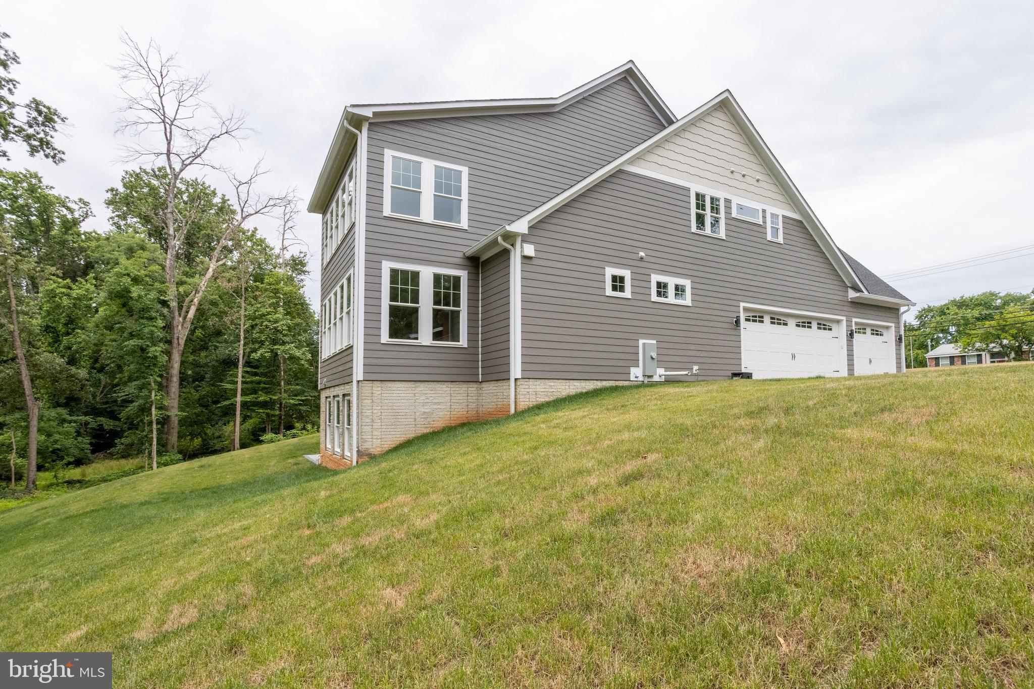 WOODS OF ILDA - Residential