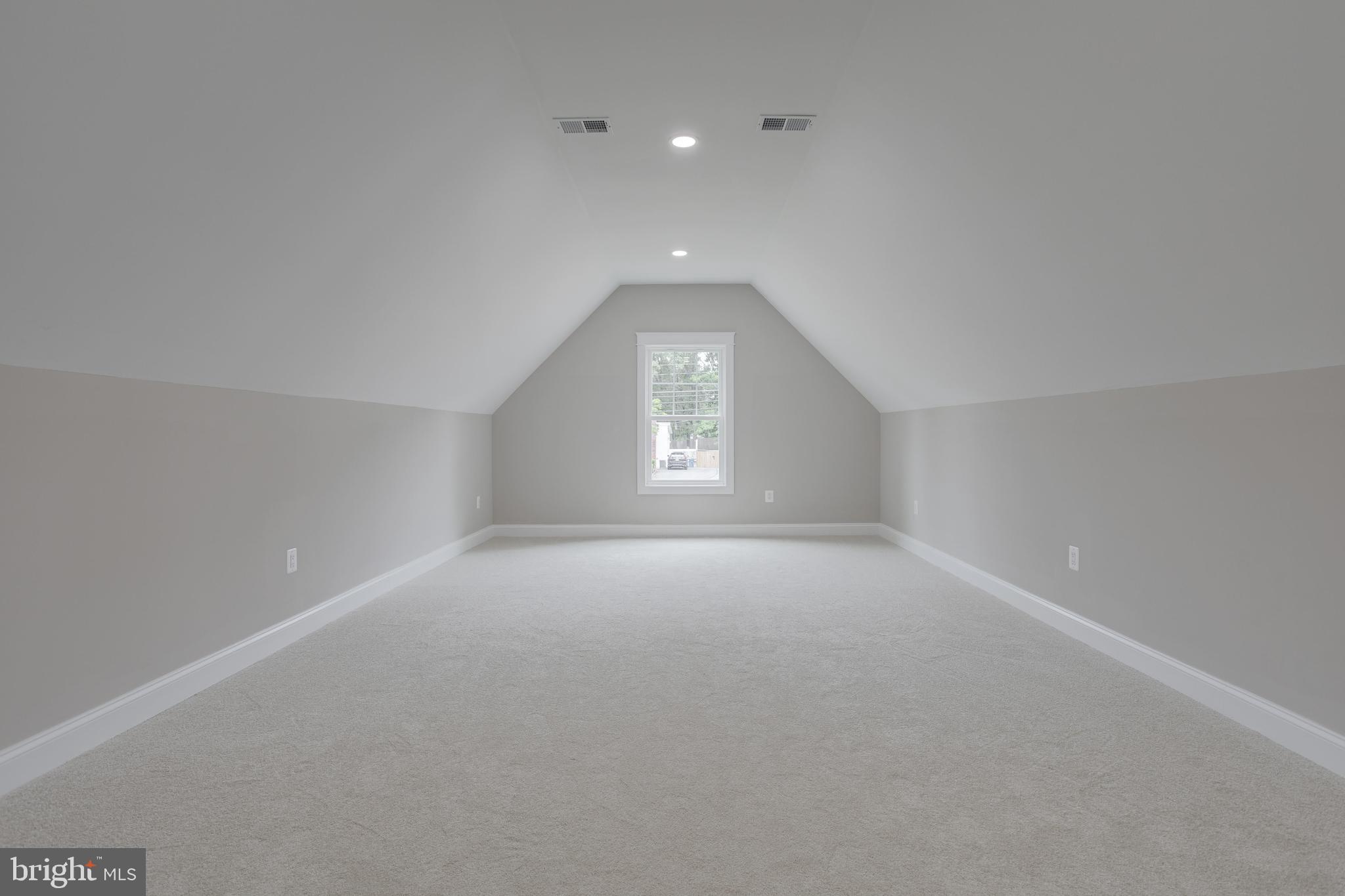 WOODS OF ILDA - Residential