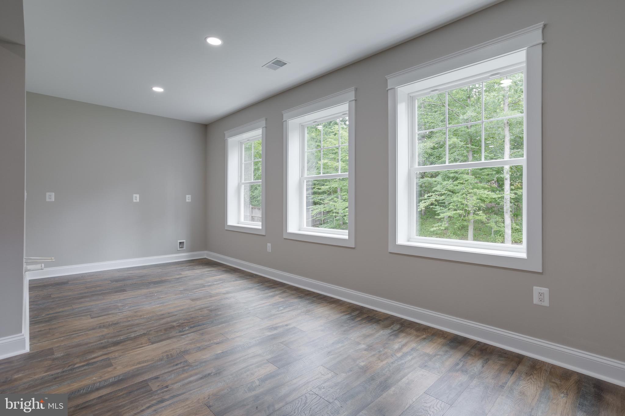 WOODS OF ILDA - Residential