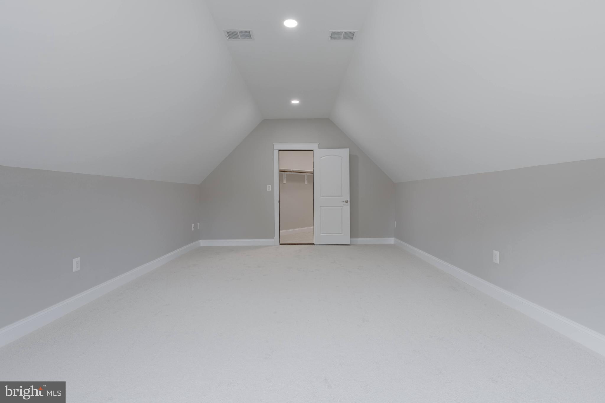 WOODS OF ILDA - Residential