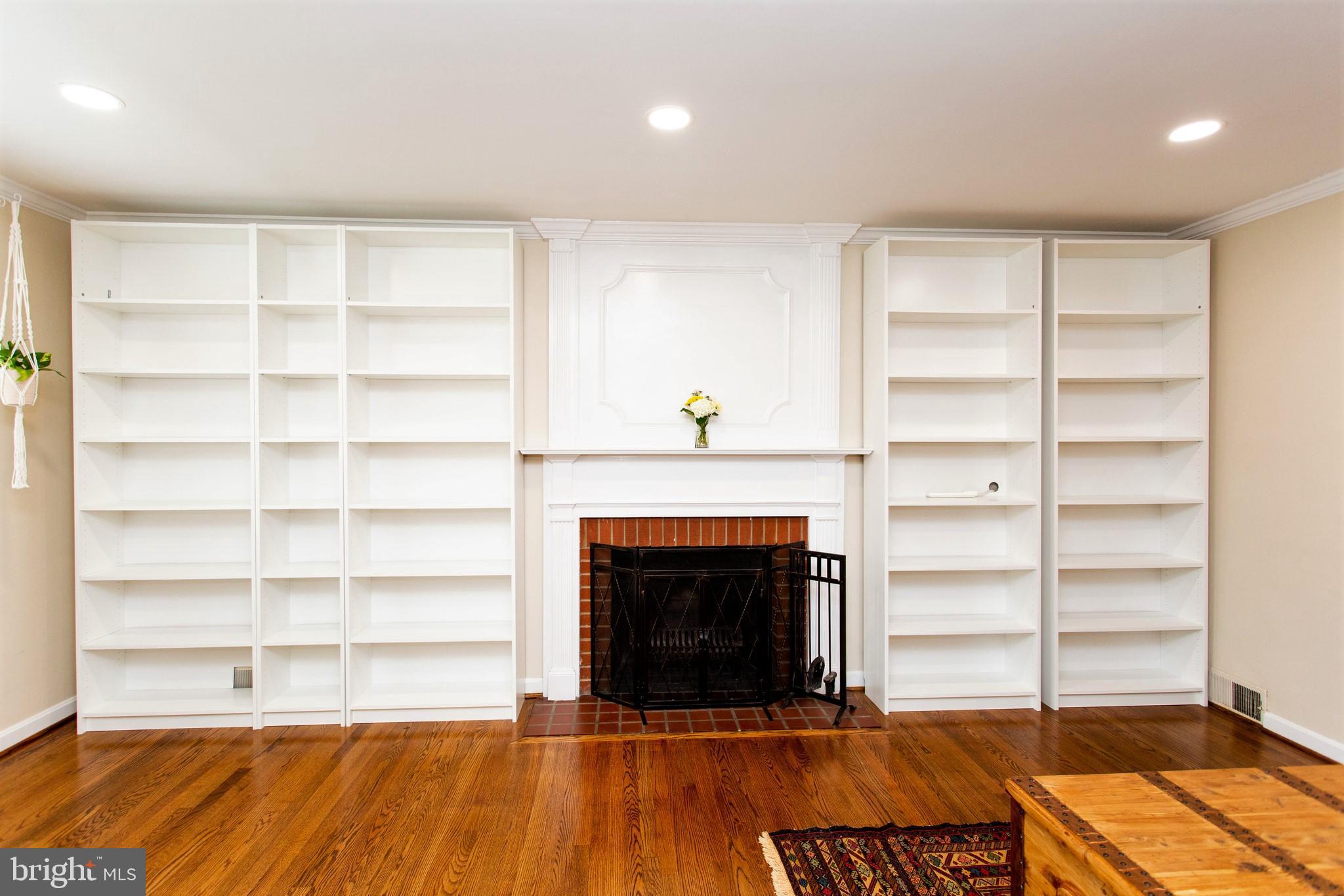 3163 PATRICK HENRY DRIVE