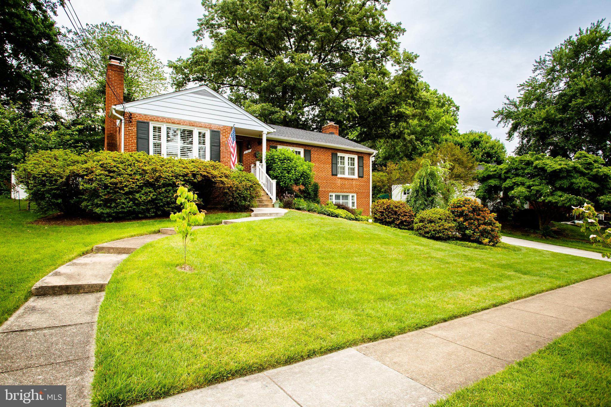 3163 PATRICK HENRY DRIVE
