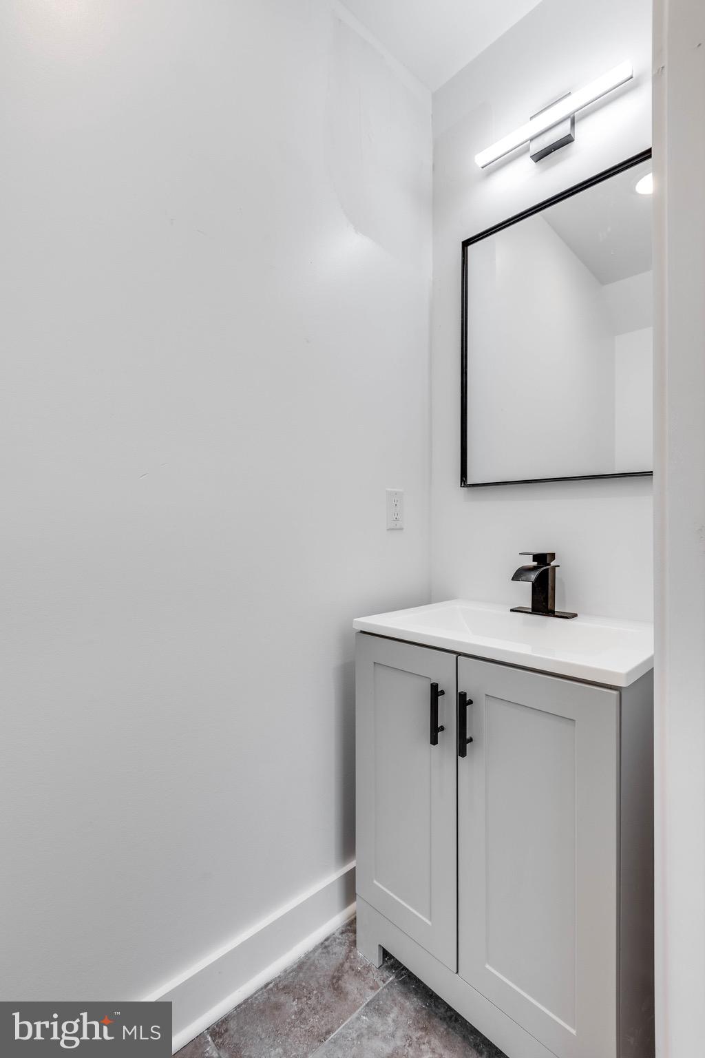 NORRIS SQUARE - Residential Lease