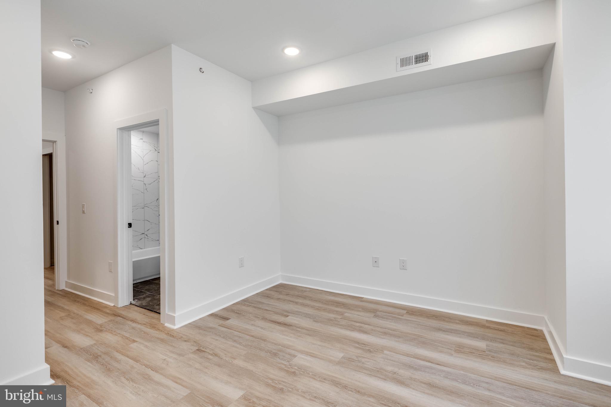 NORRIS SQUARE - Residential Lease