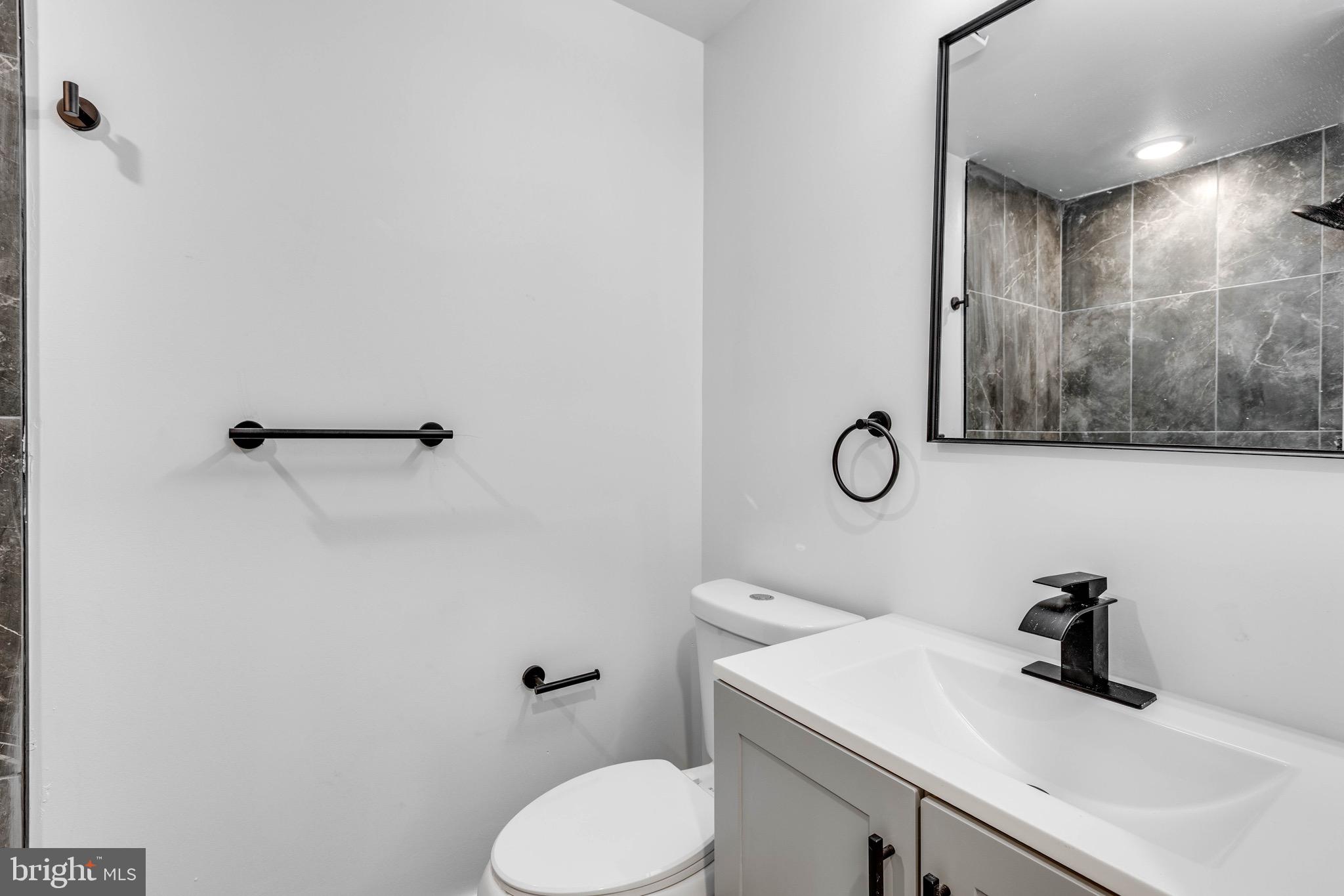 NORRIS SQUARE - Residential Lease