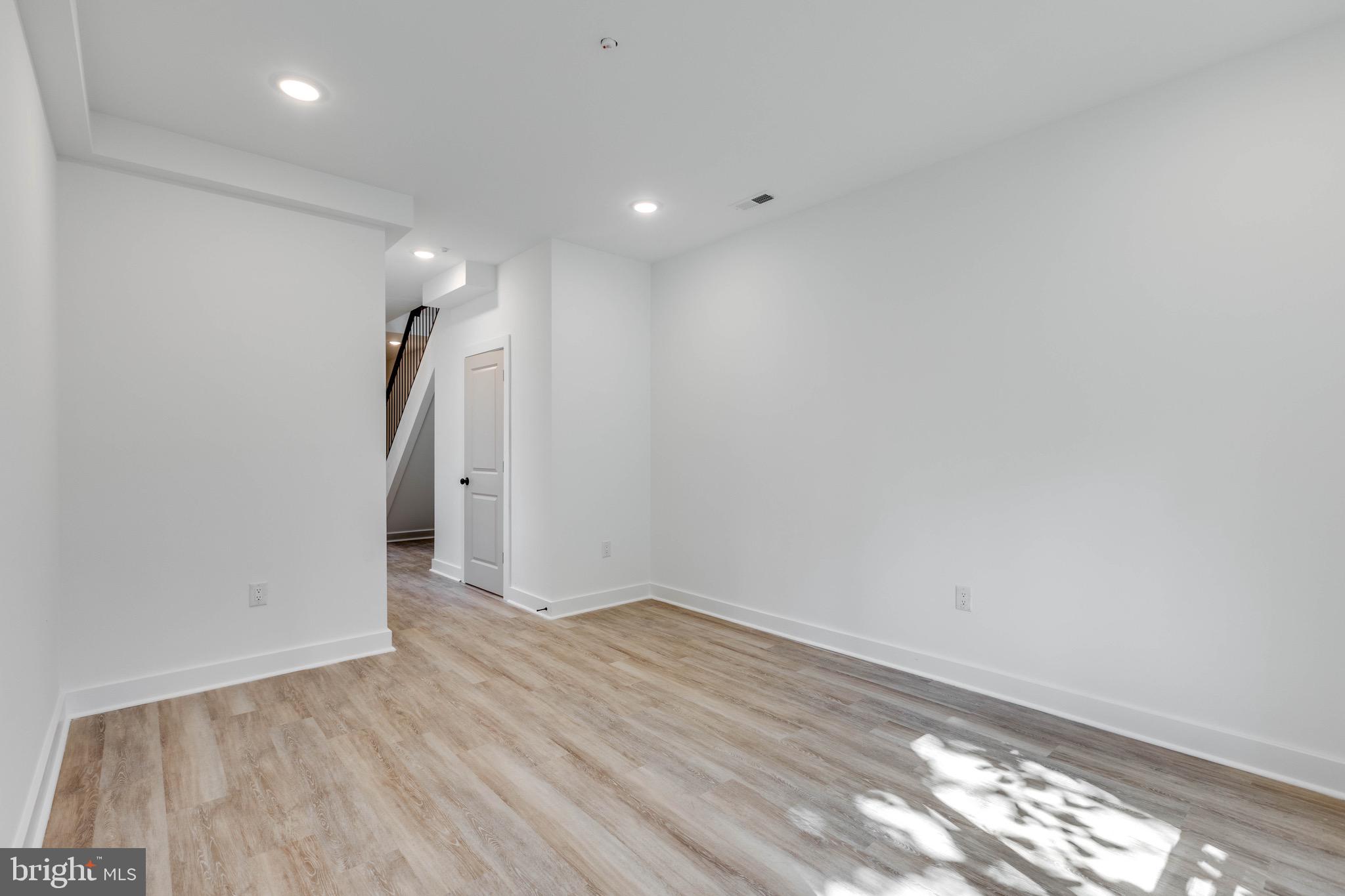 NORRIS SQUARE - Residential Lease