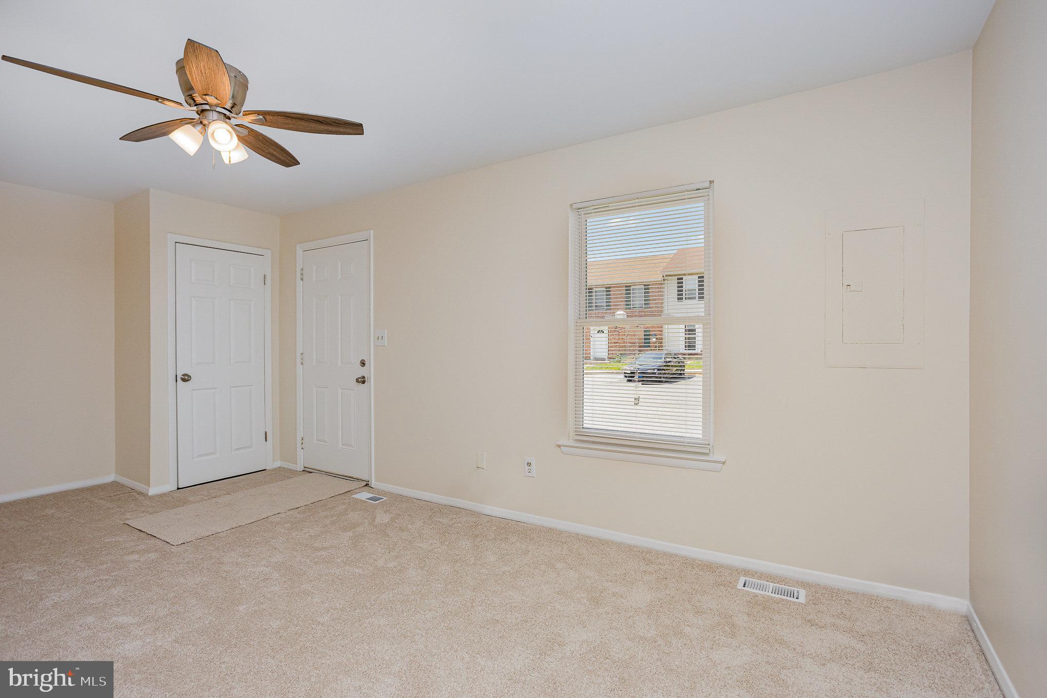 WOODSDALE MANOR - Residential