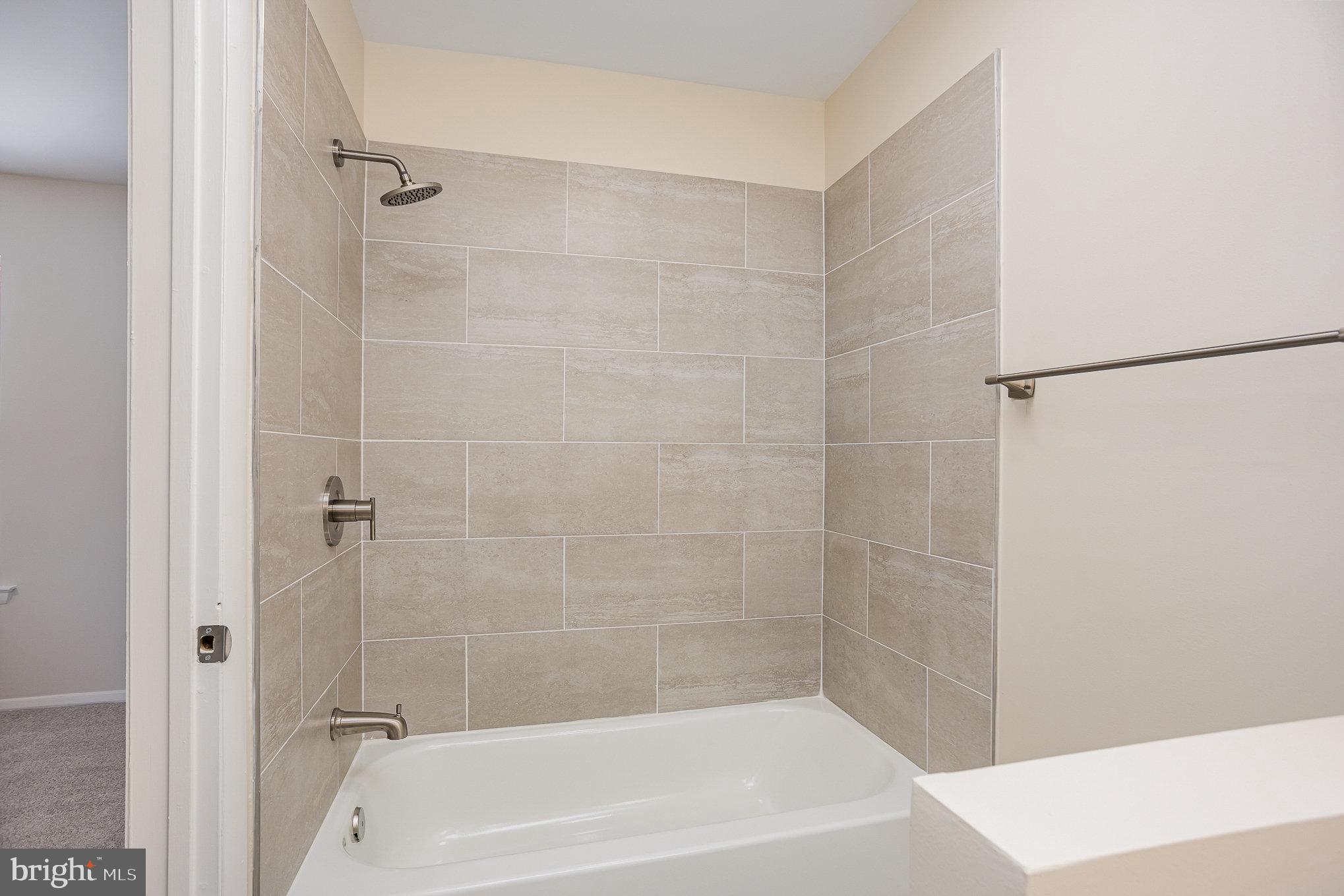 WOODSDALE MANOR - Residential