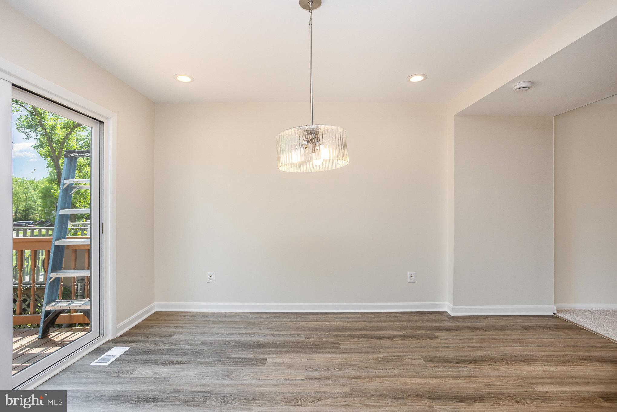 WOODSDALE MANOR - Residential