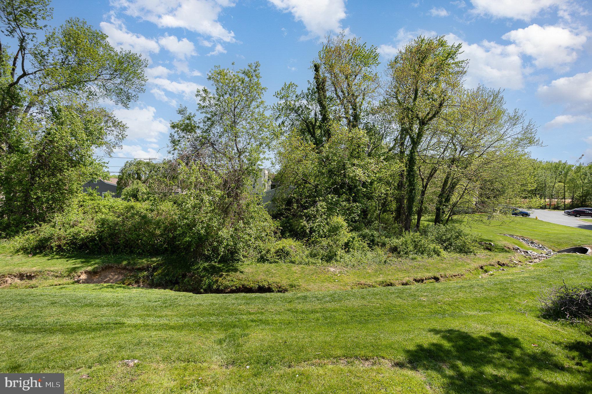 WOODSDALE MANOR - Residential