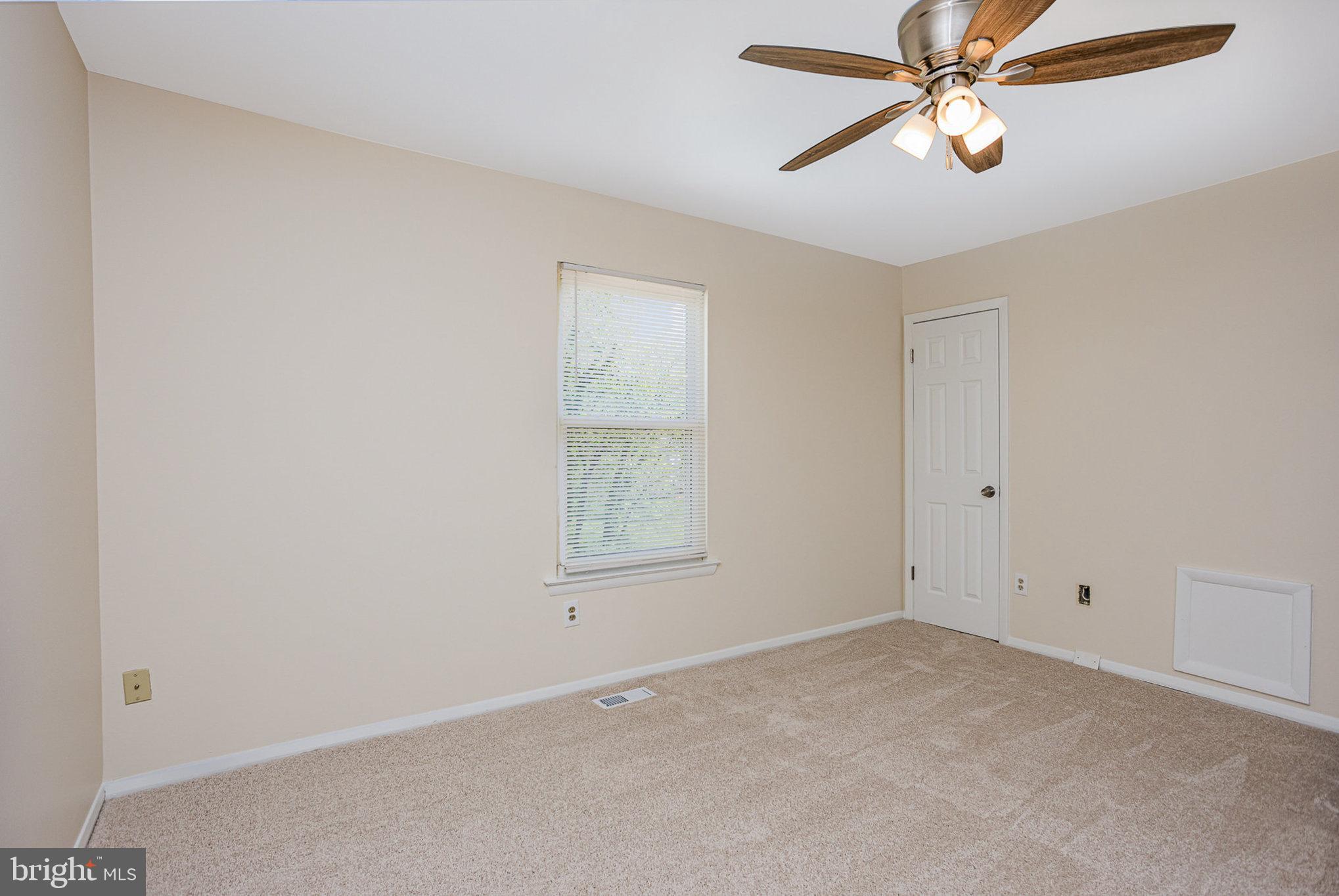 WOODSDALE MANOR - Residential