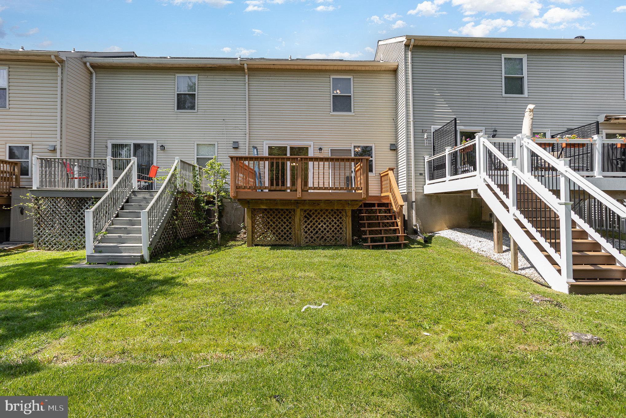 WOODSDALE MANOR - Residential