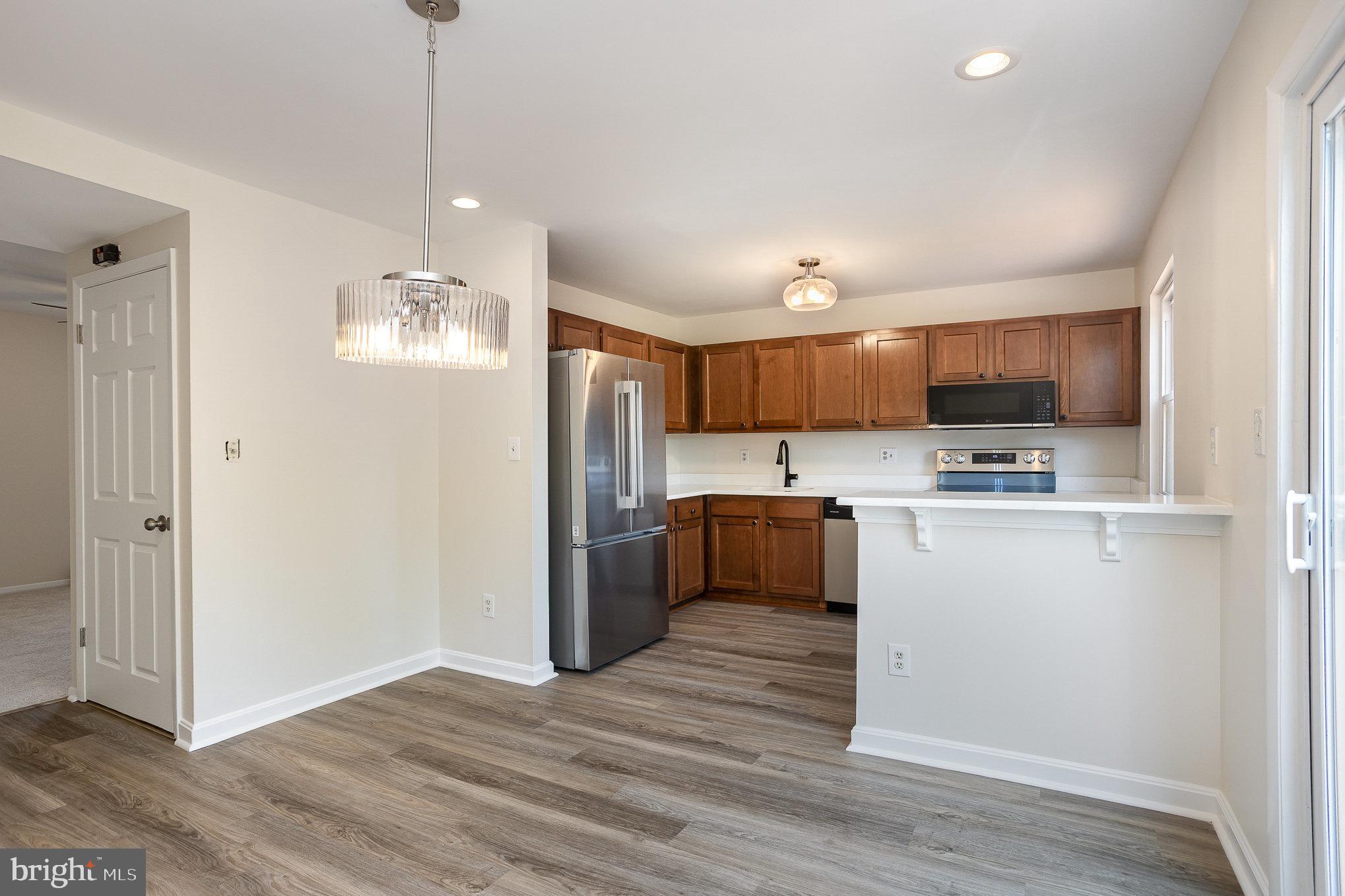 WOODSDALE MANOR - Residential