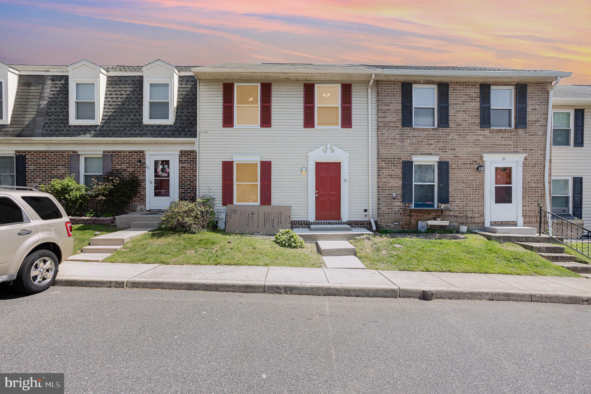 WOODSDALE MANOR - Residential