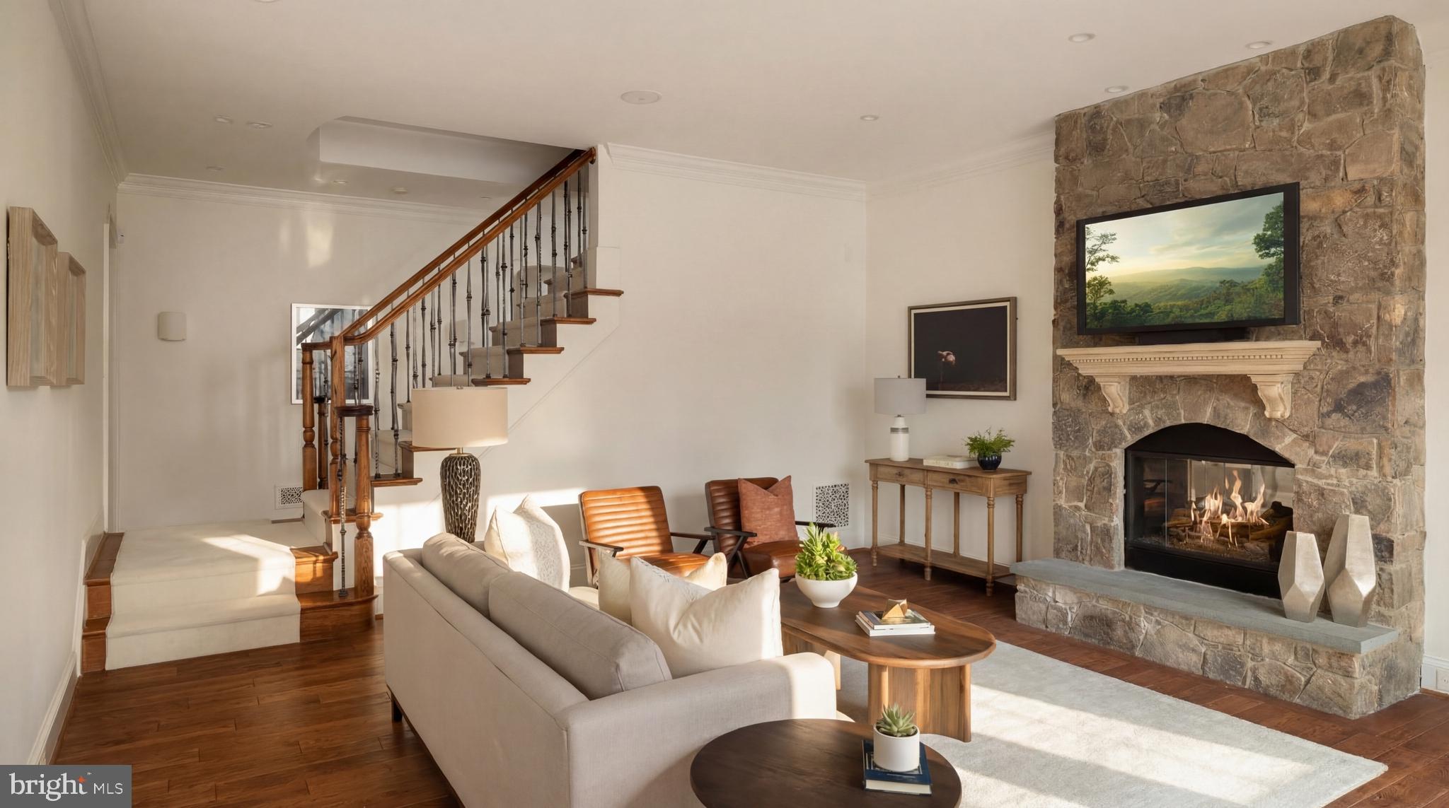 POTOMAC OUTSIDE - Residential