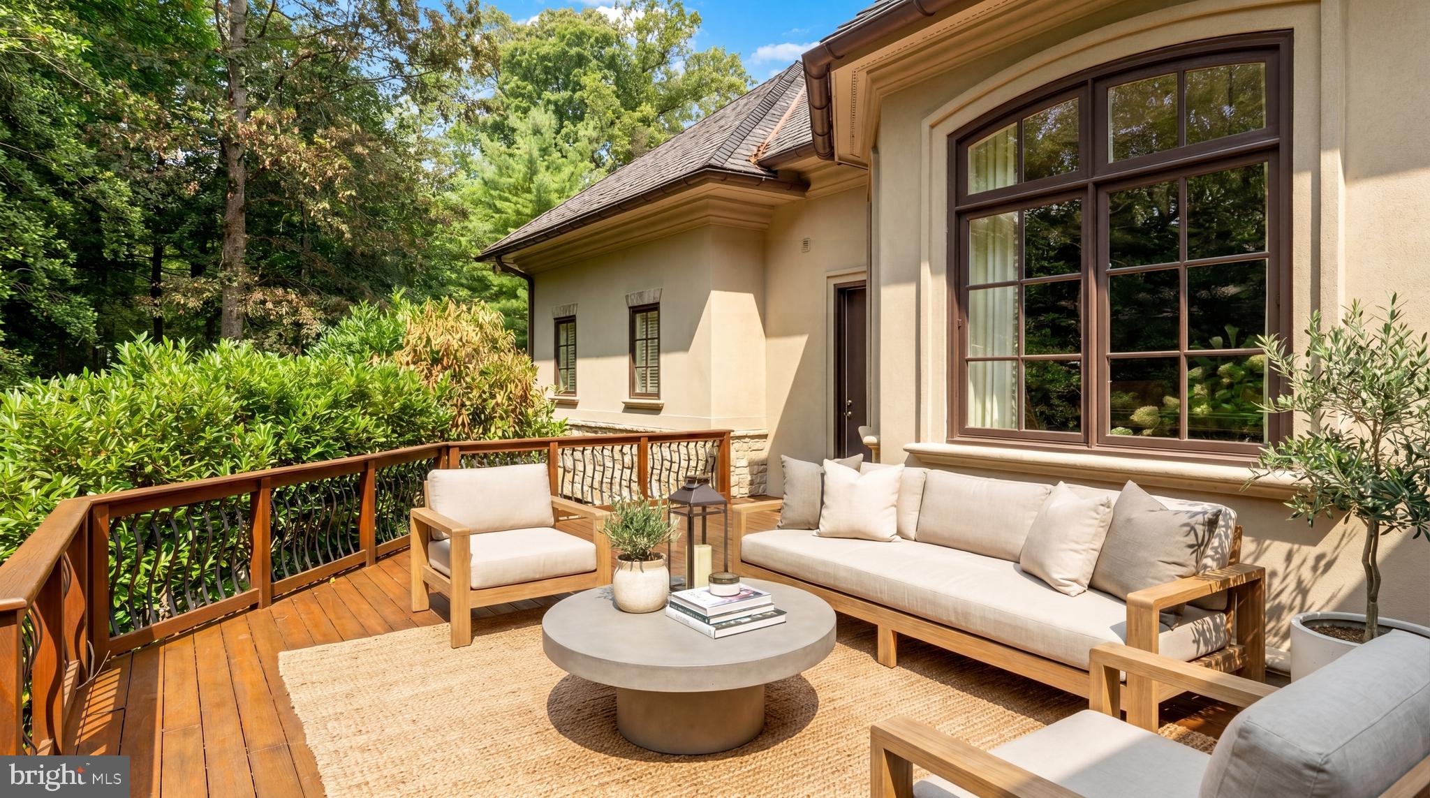 POTOMAC OUTSIDE - Residential