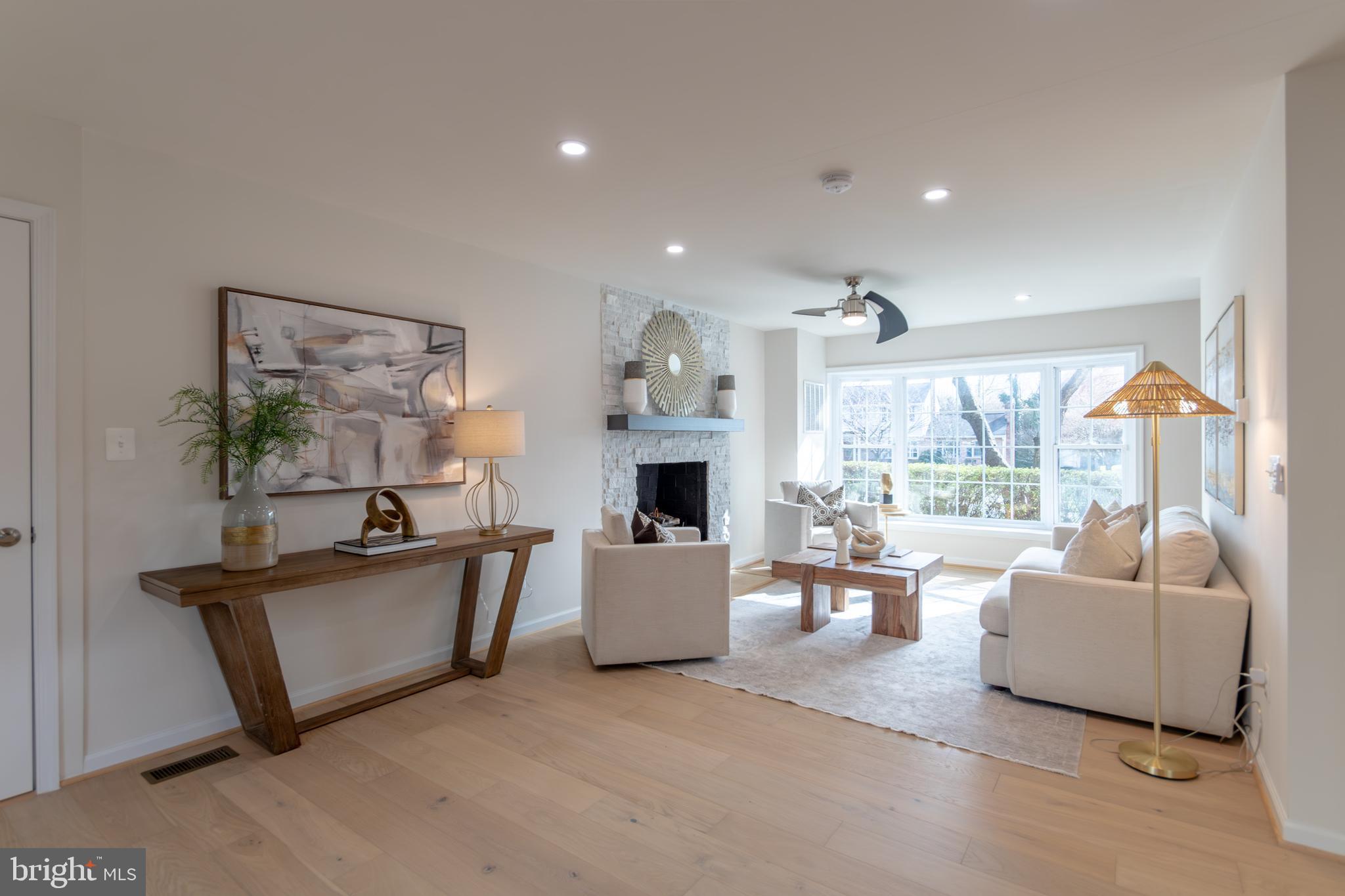 MC LEAN HAMLET - Residential