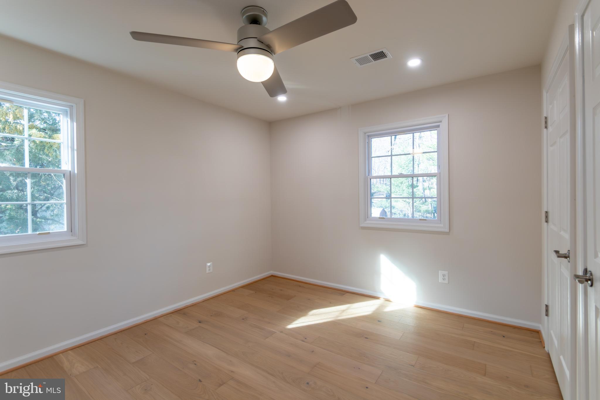 MC LEAN HAMLET - Residential