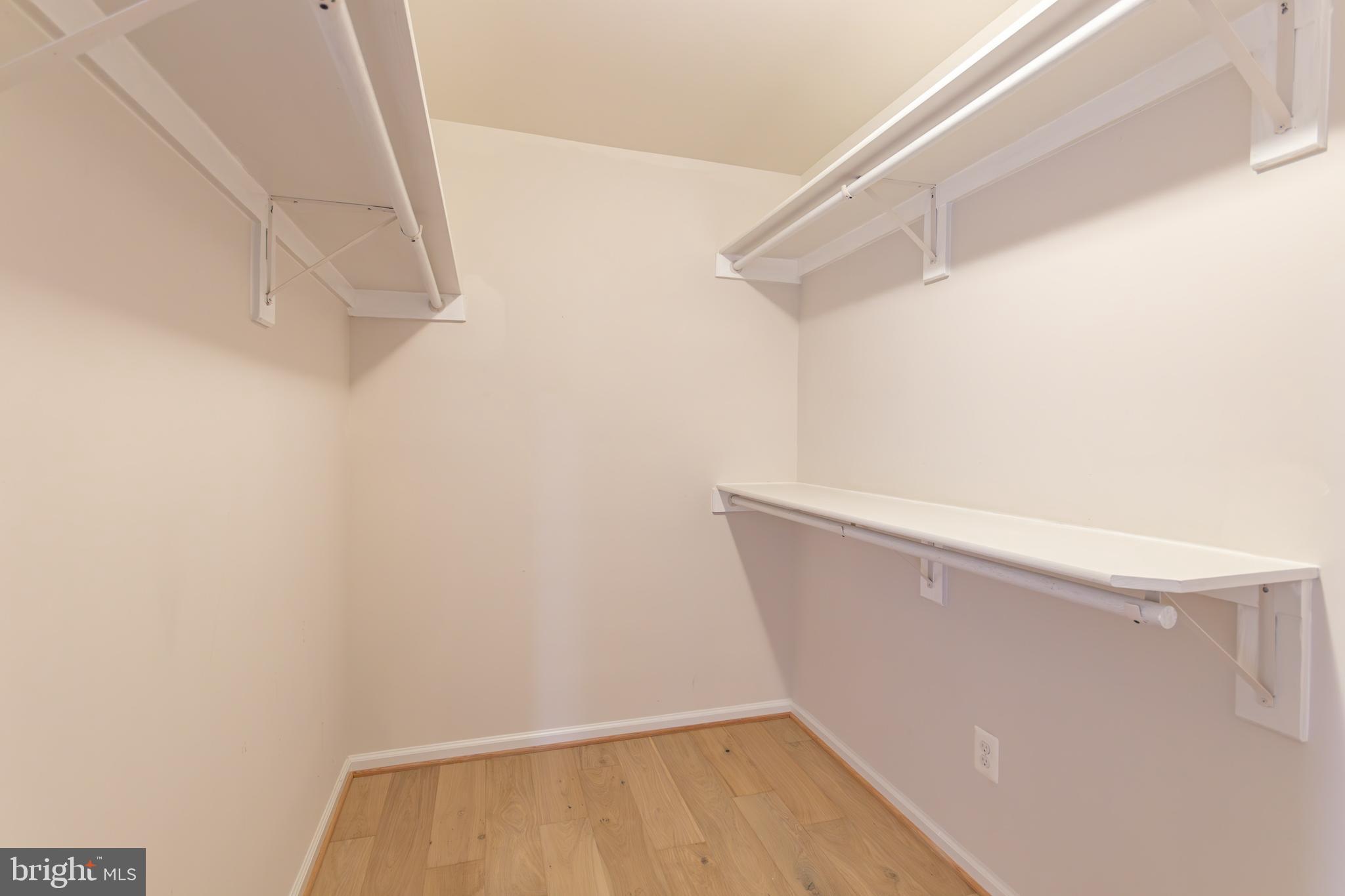 MC LEAN HAMLET - Residential