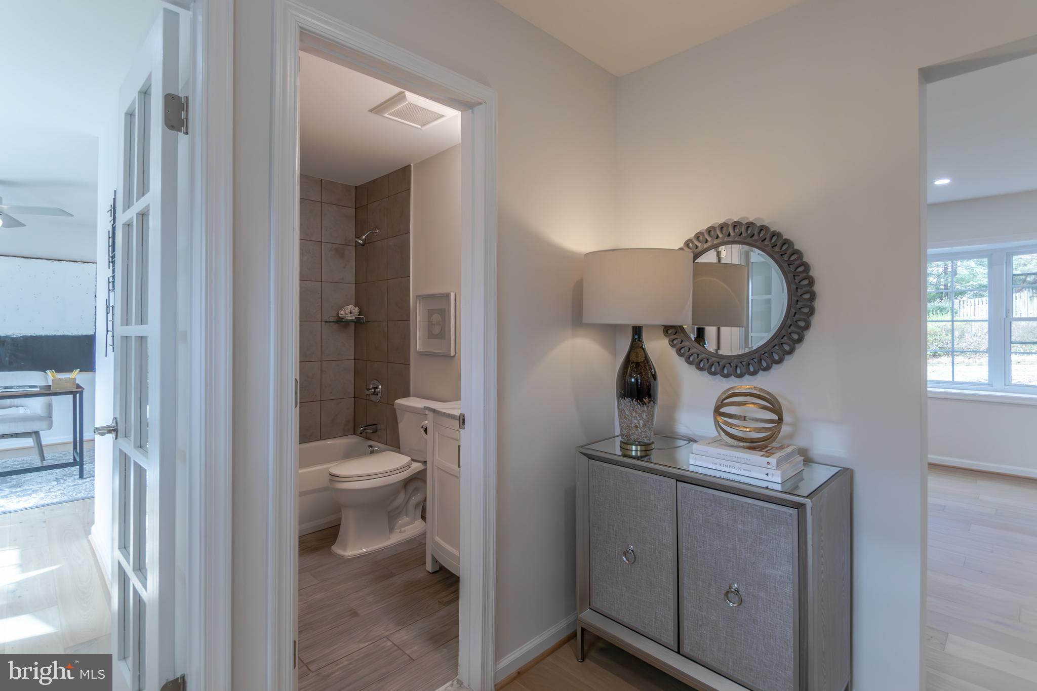 MC LEAN HAMLET - Residential