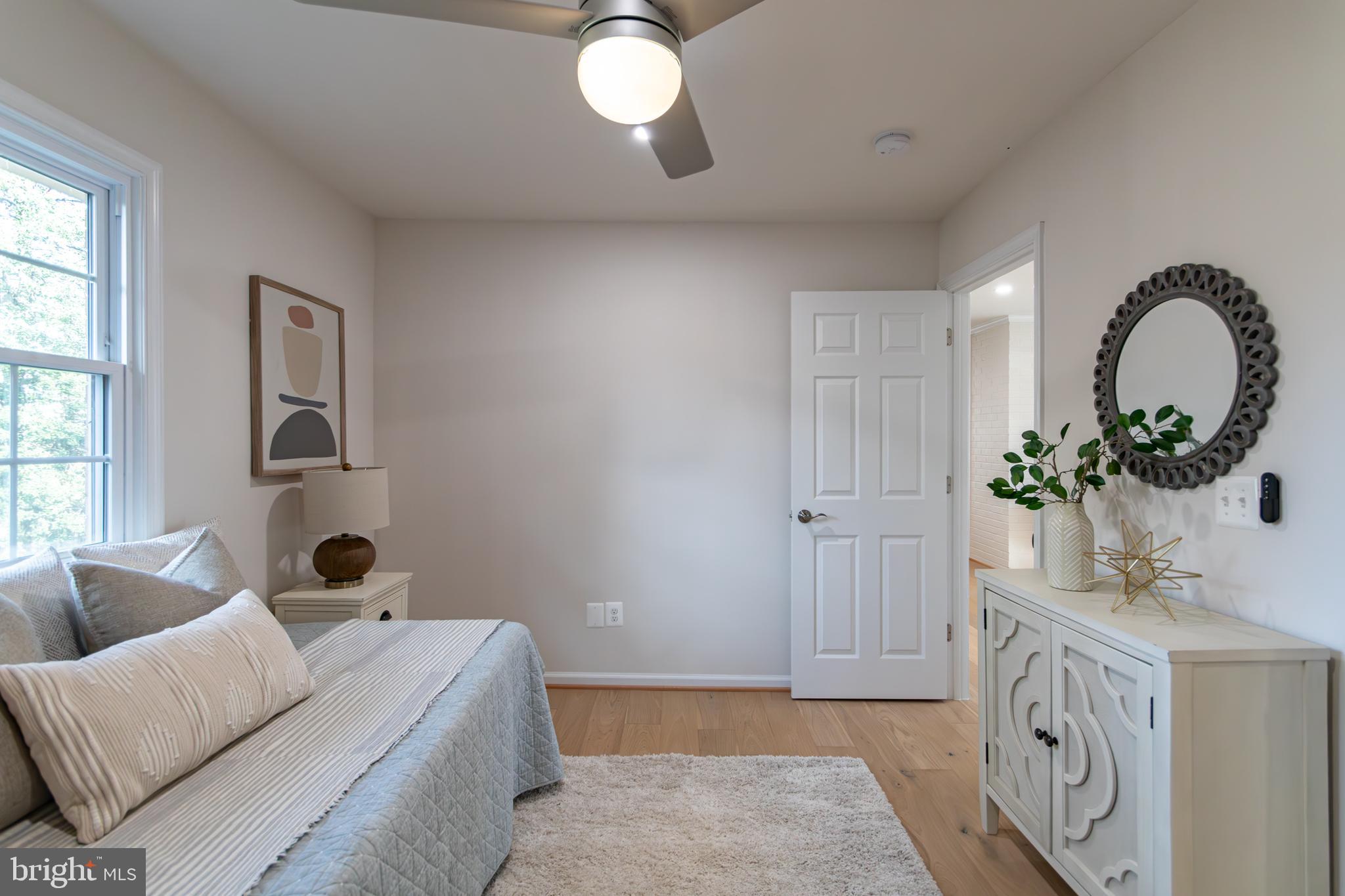 MC LEAN HAMLET - Residential