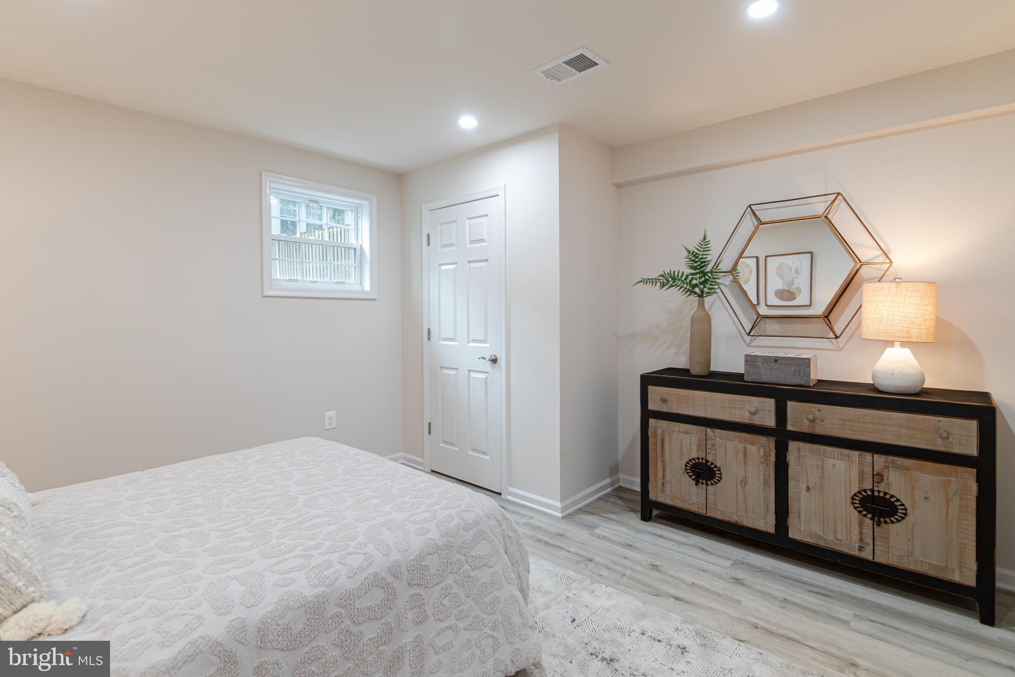 MC LEAN HAMLET - Residential