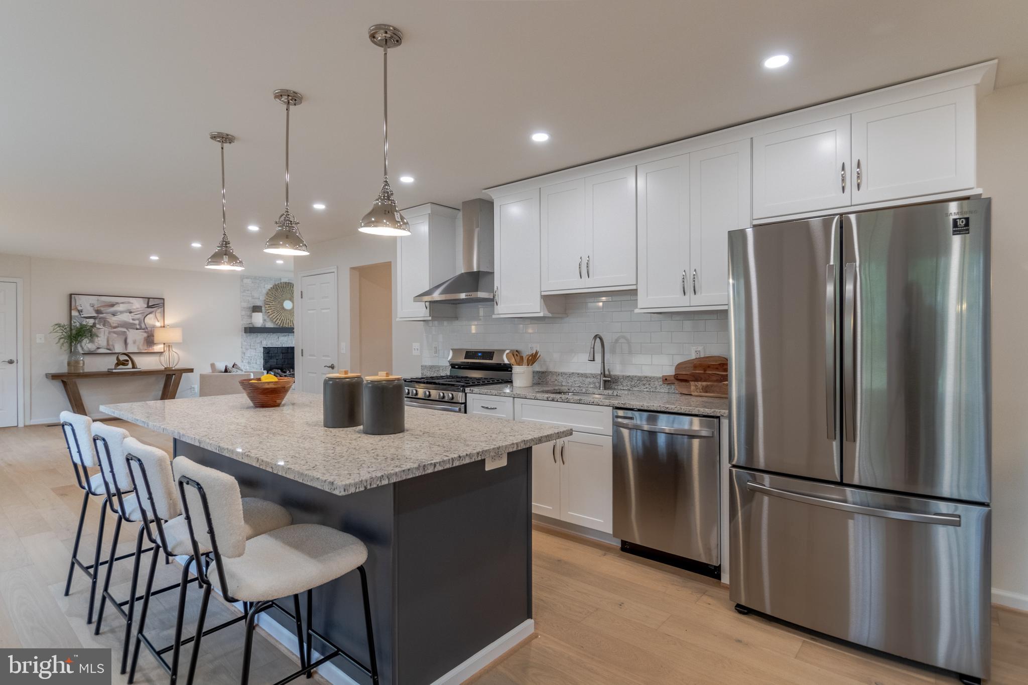 MC LEAN HAMLET - Residential