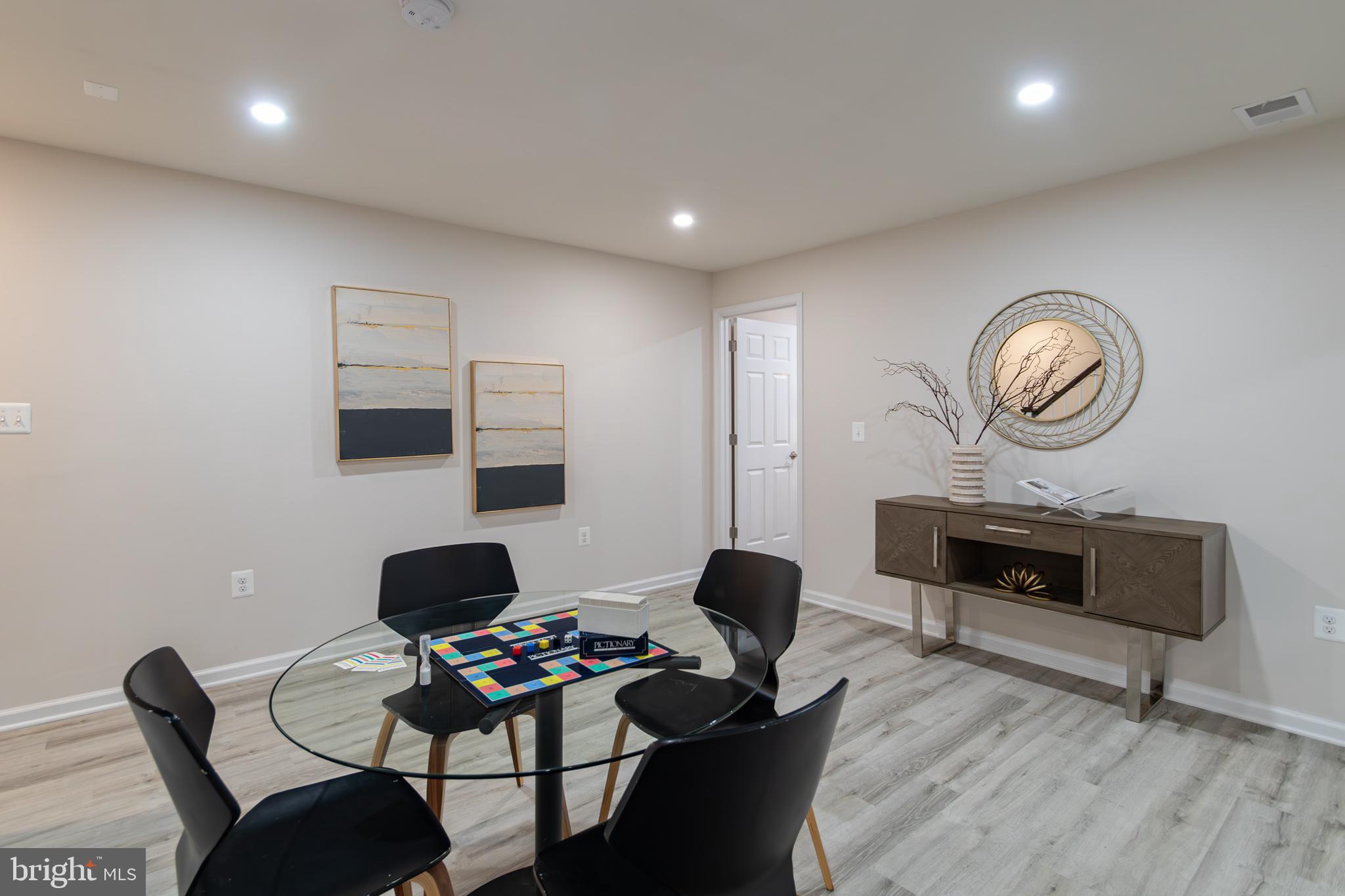 MC LEAN HAMLET - Residential