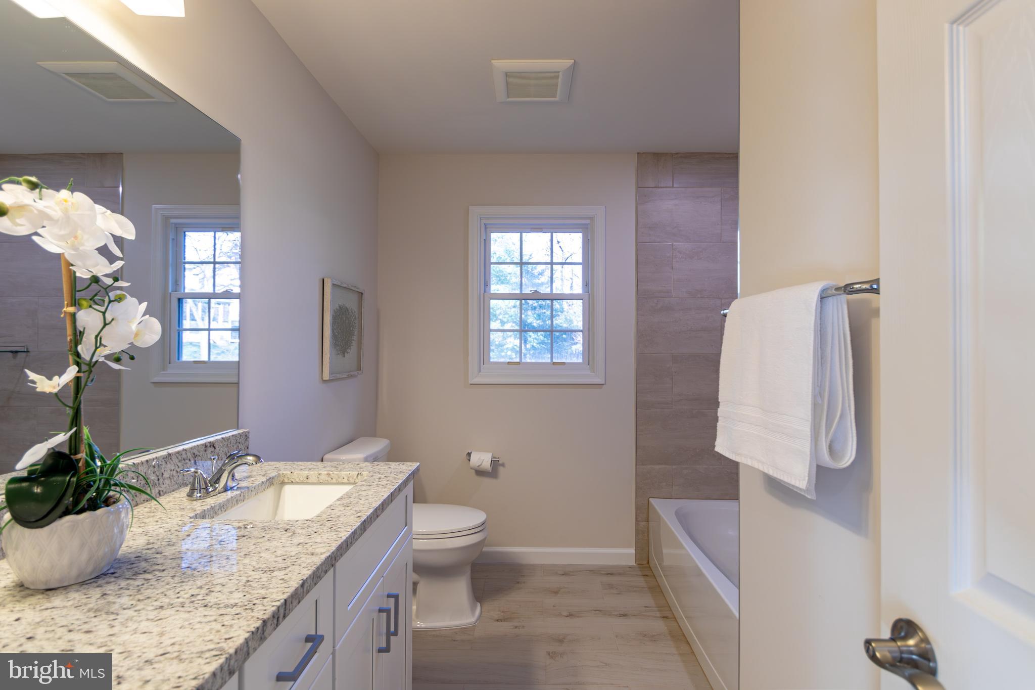 MC LEAN HAMLET - Residential