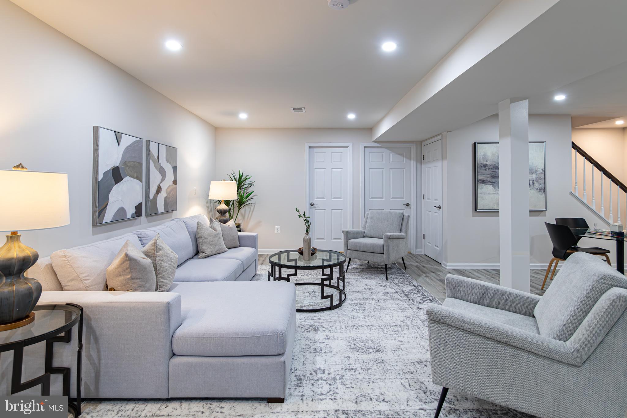 MC LEAN HAMLET - Residential