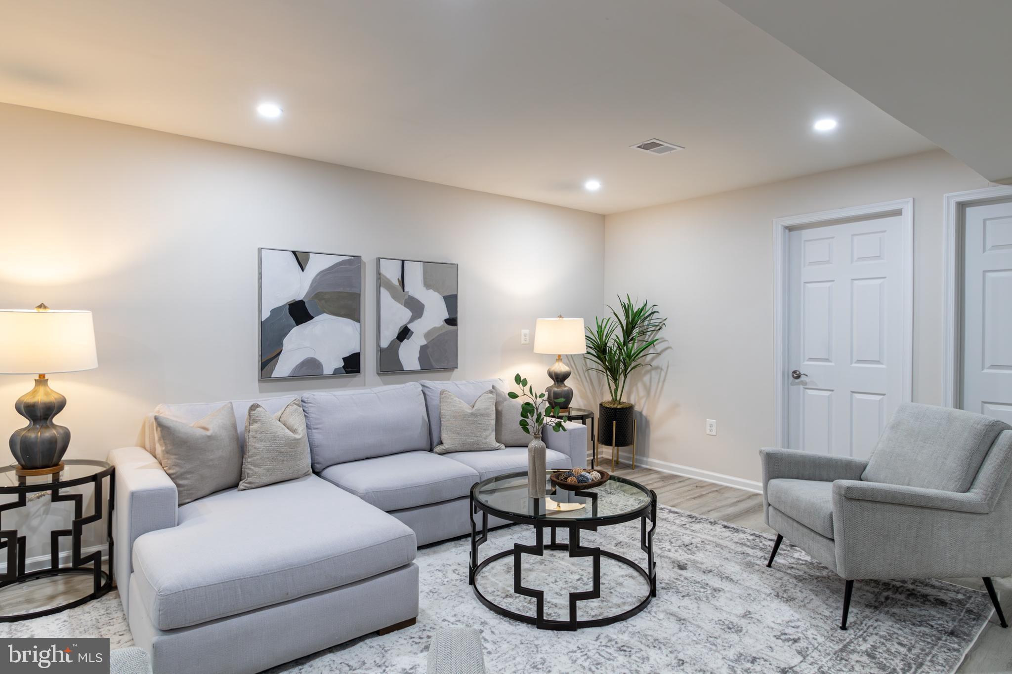 MC LEAN HAMLET - Residential