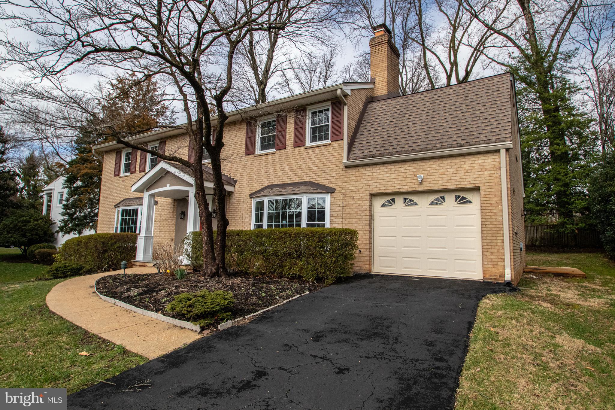 MC LEAN HAMLET - Residential