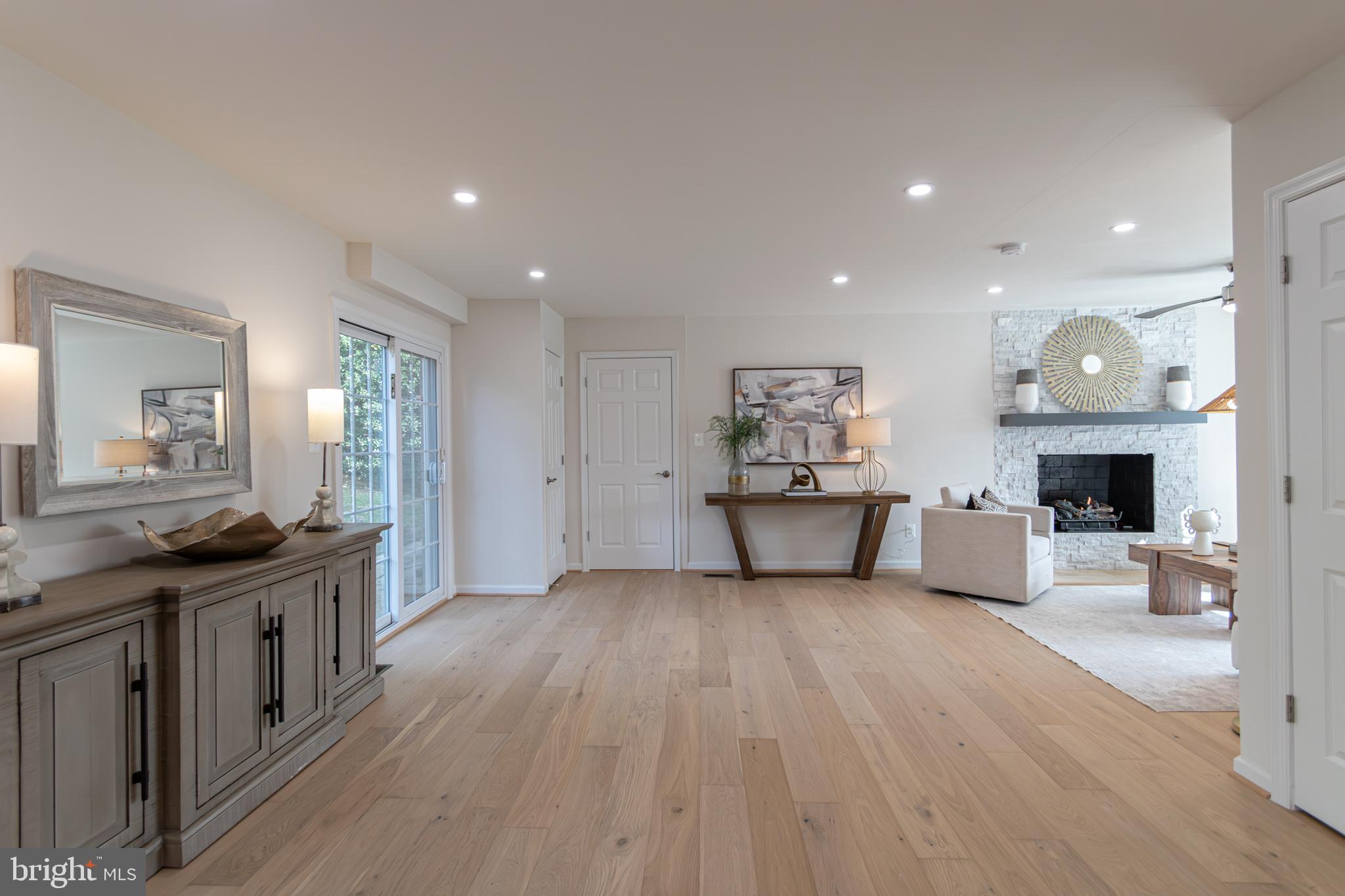 MC LEAN HAMLET - Residential