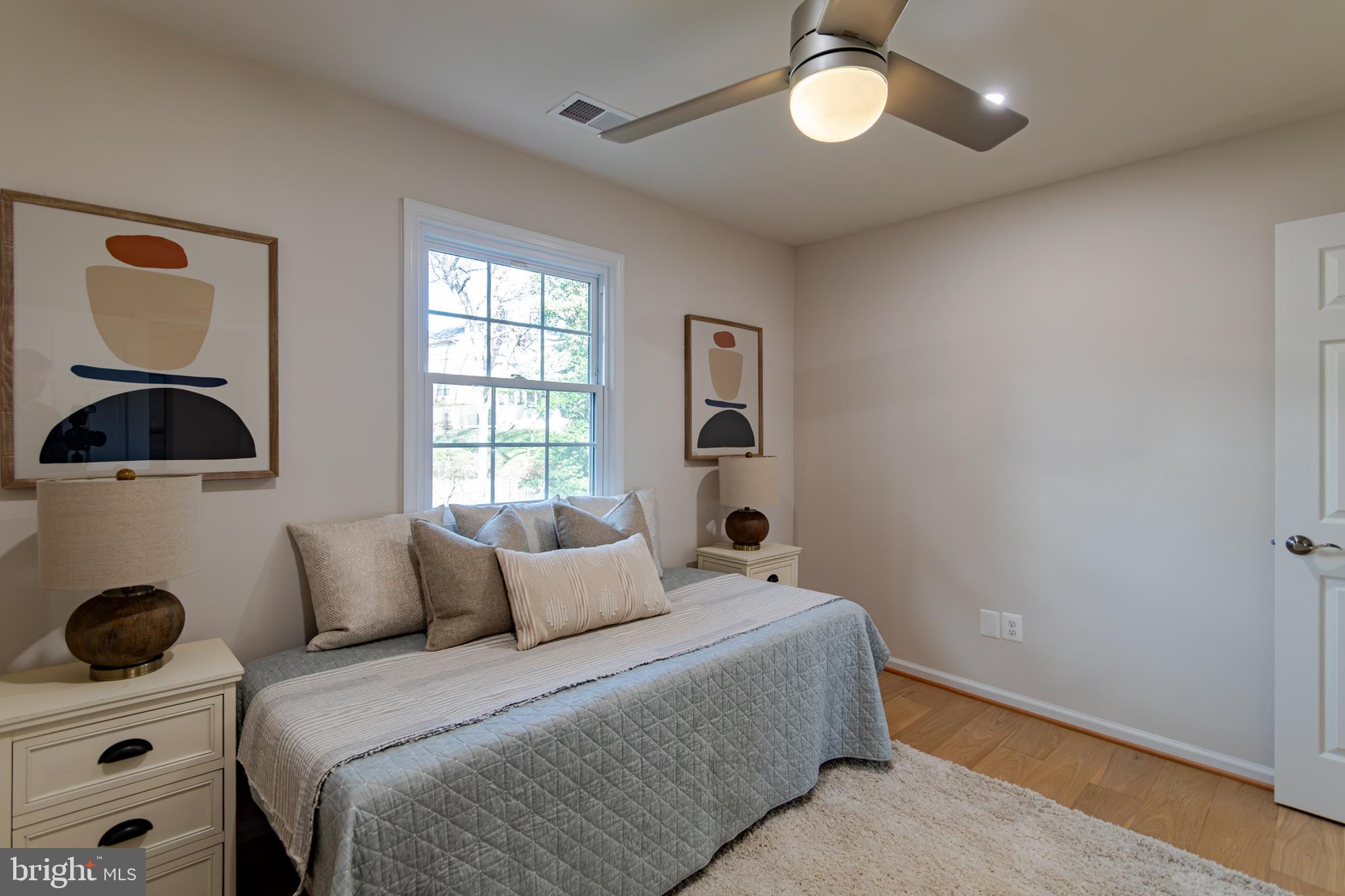 MC LEAN HAMLET - Residential