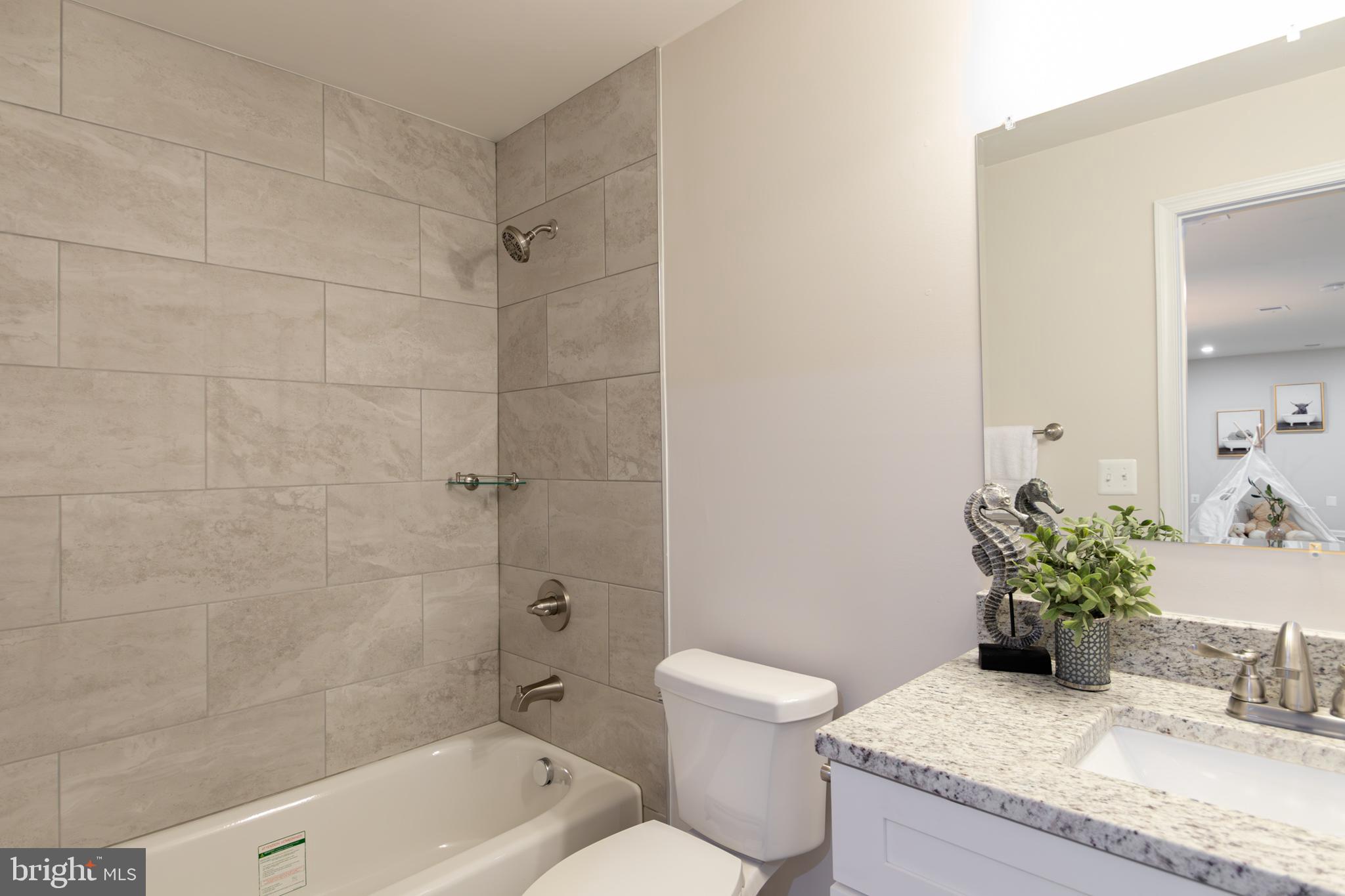 MC LEAN HAMLET - Residential